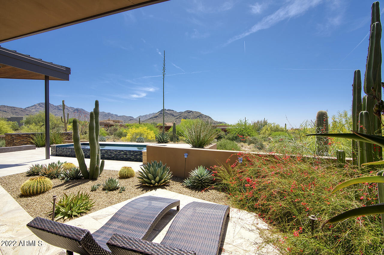 PINNACLE PEAK VISTAS - Residential