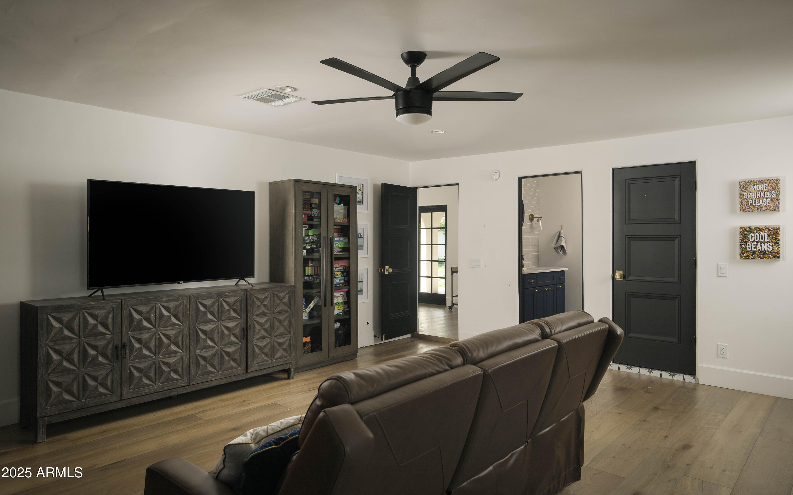 ROYAL PALM CIRCLE - Residential