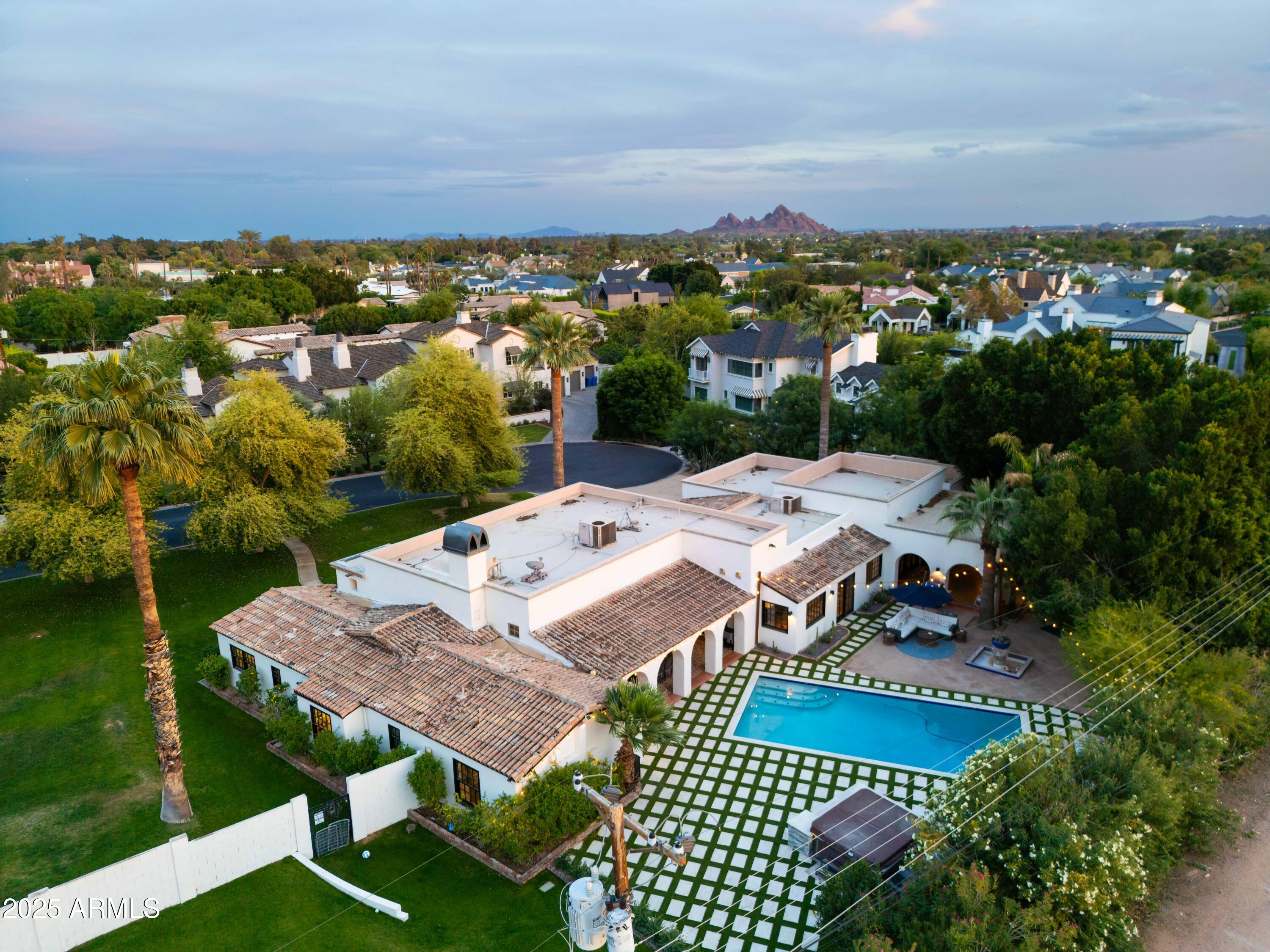 ROYAL PALM CIRCLE - Residential