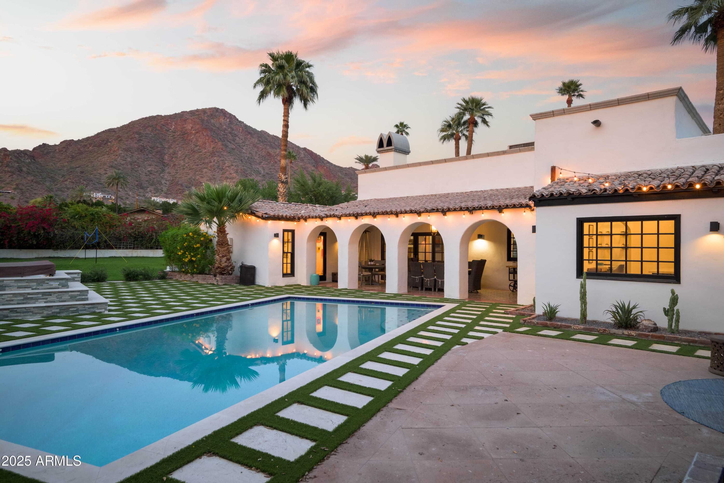 ROYAL PALM CIRCLE - Residential