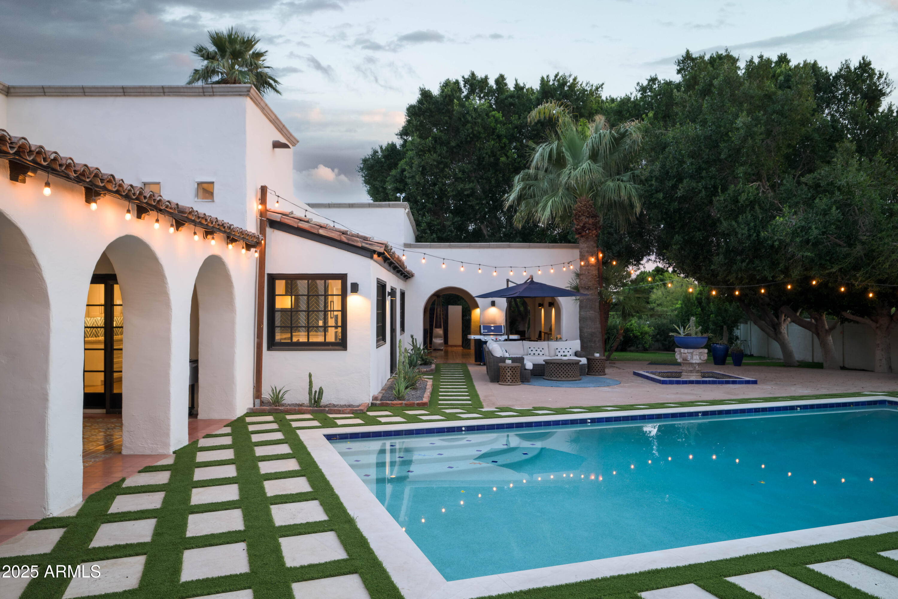 ROYAL PALM CIRCLE - Residential