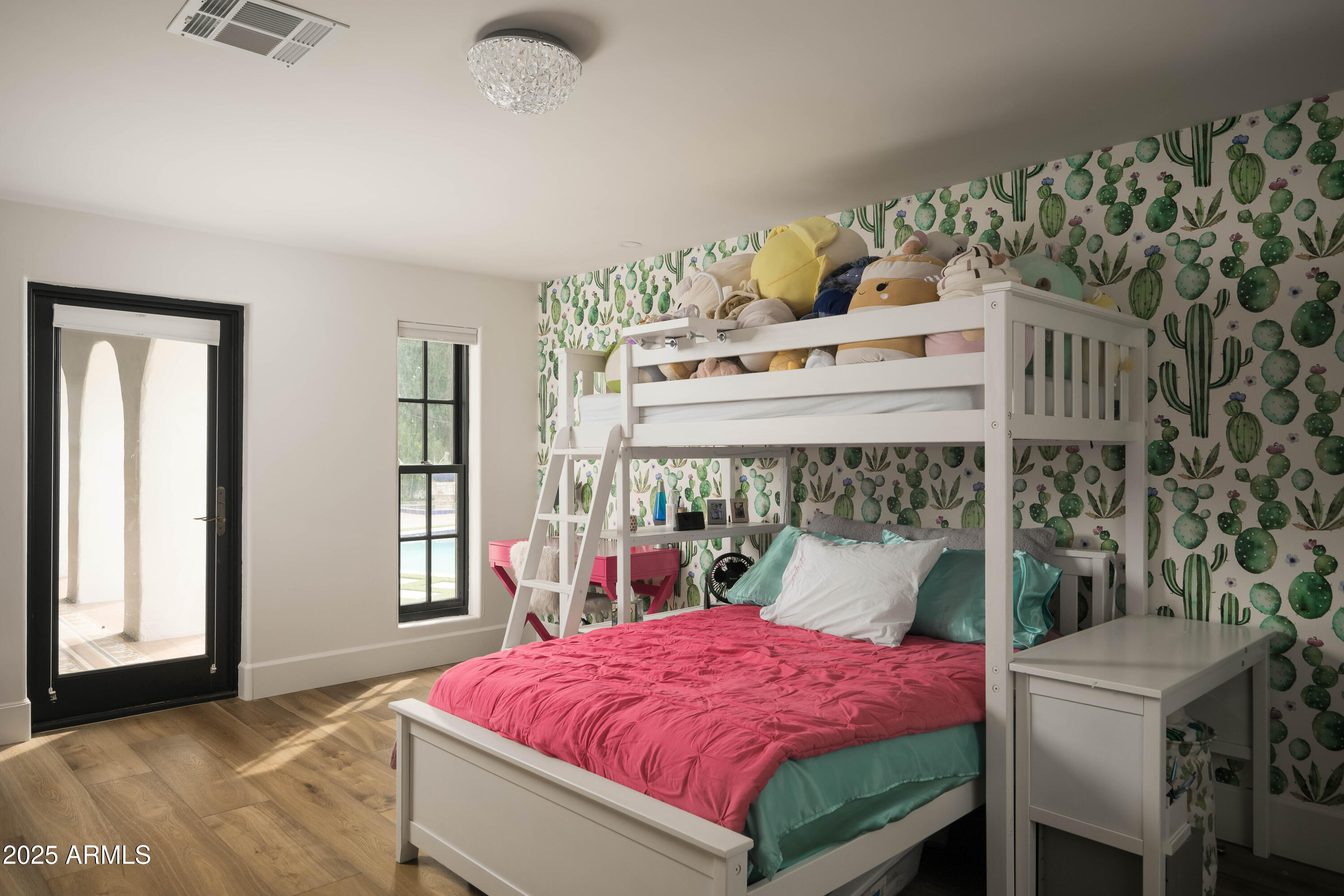 ROYAL PALM CIRCLE - Residential