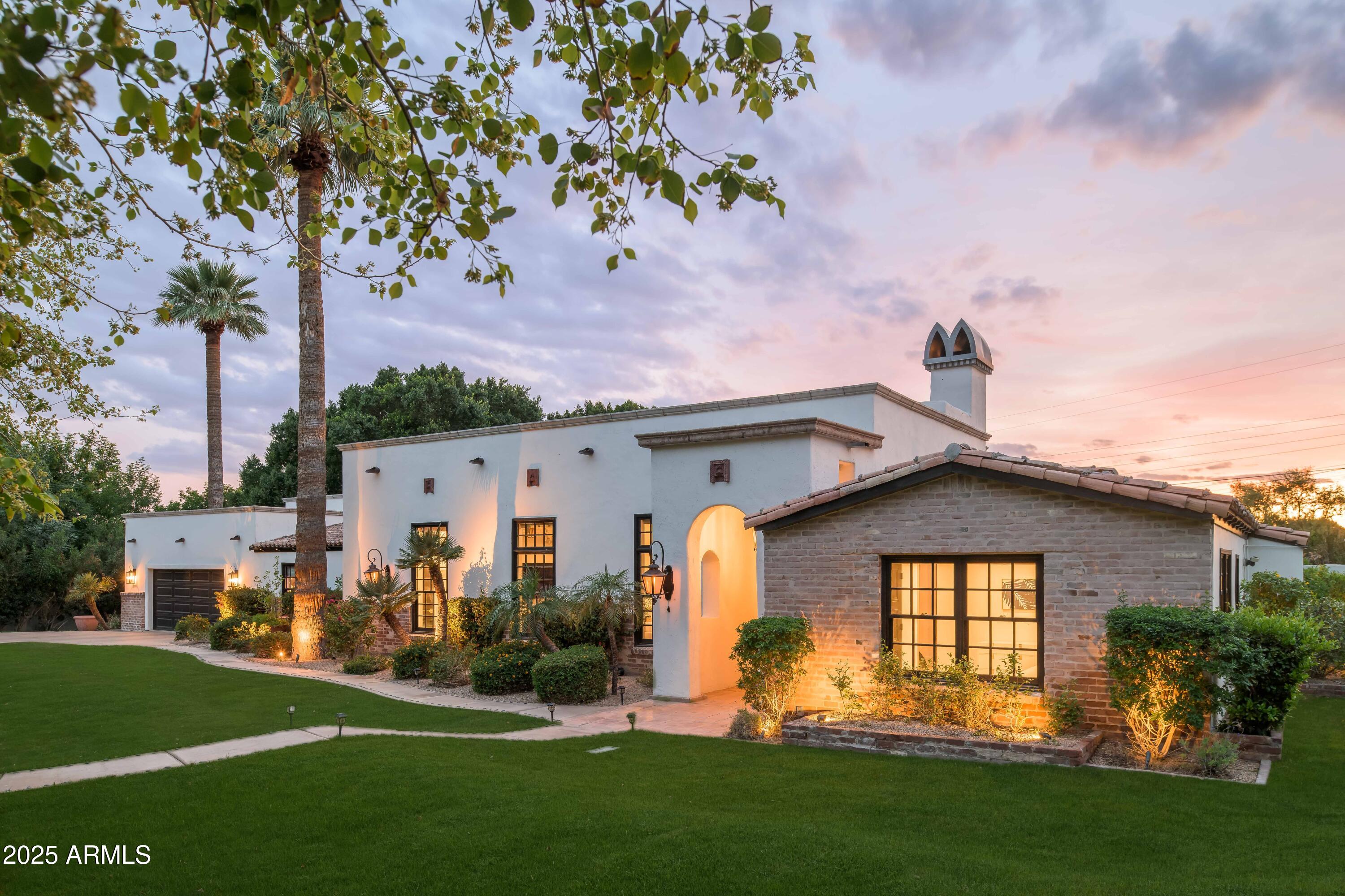 ROYAL PALM CIRCLE - Residential