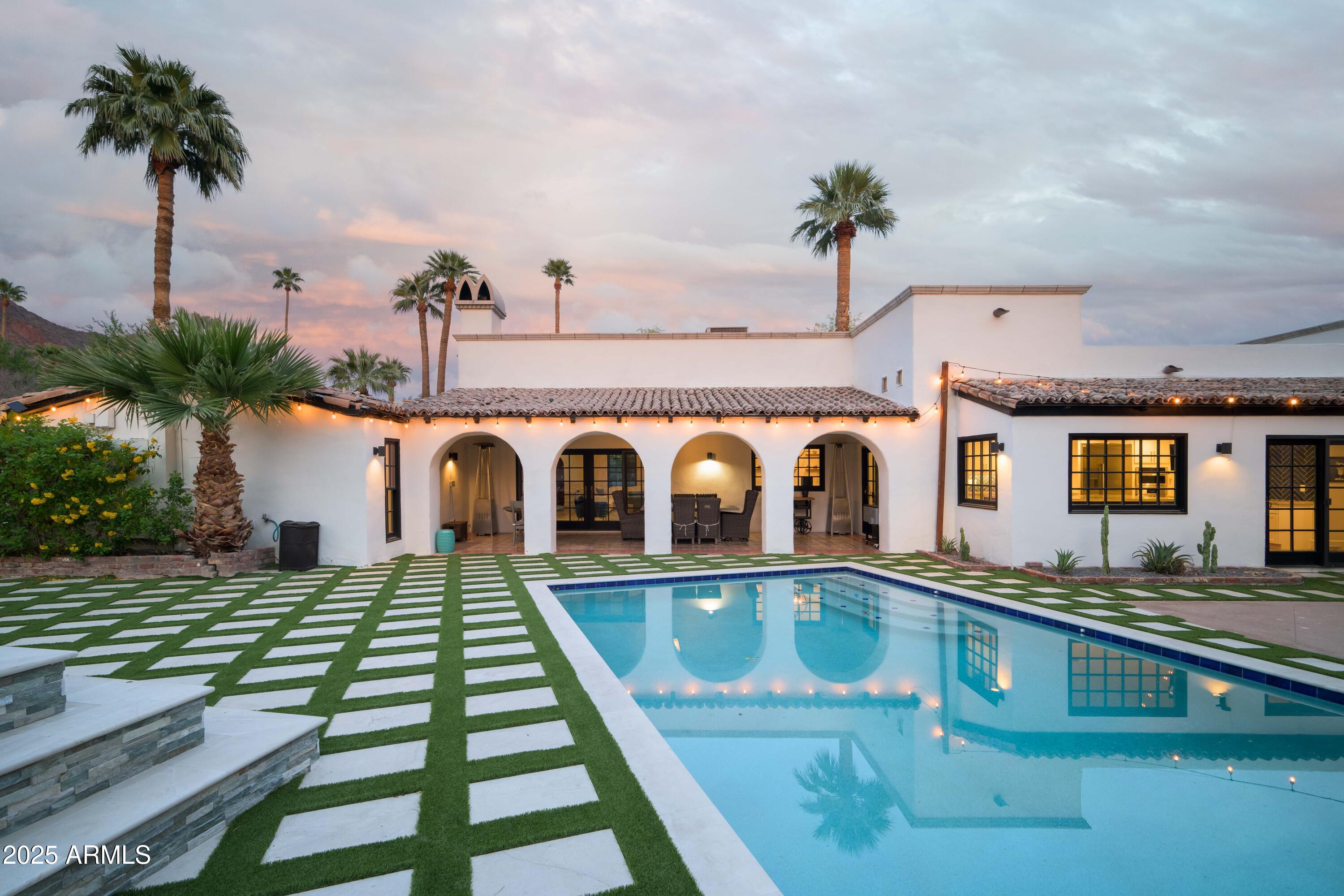ROYAL PALM CIRCLE - Residential