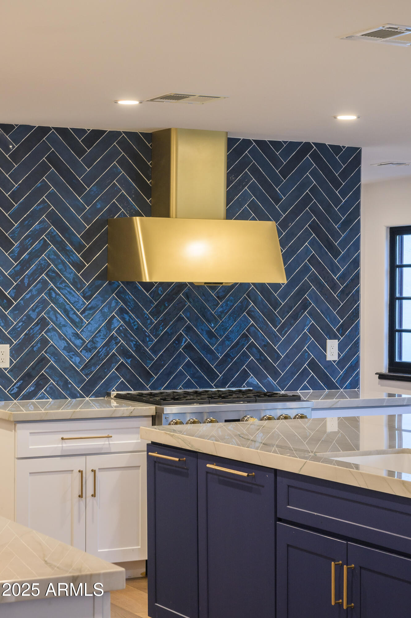 ROYAL PALM CIRCLE - Residential
