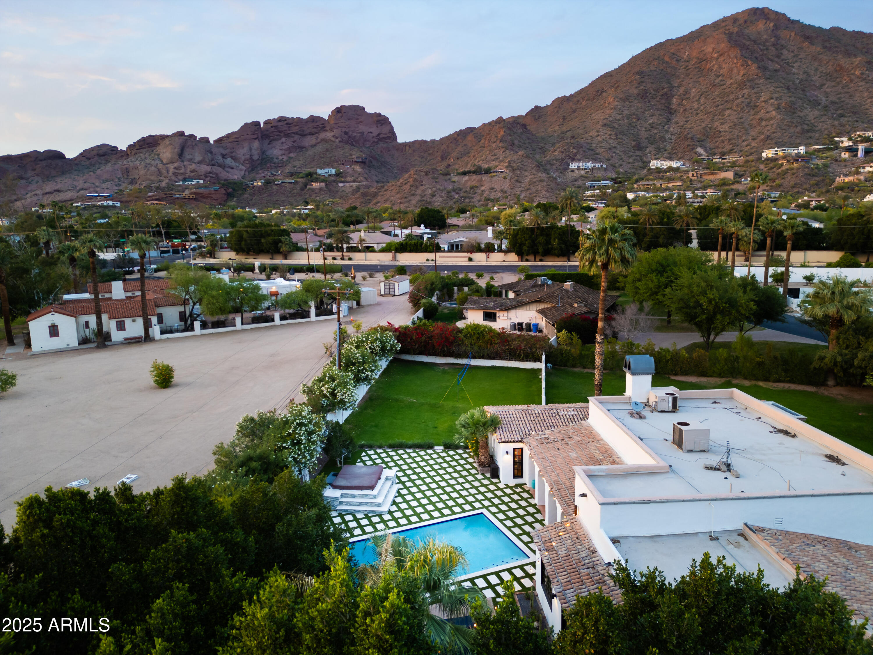 ROYAL PALM CIRCLE - Residential