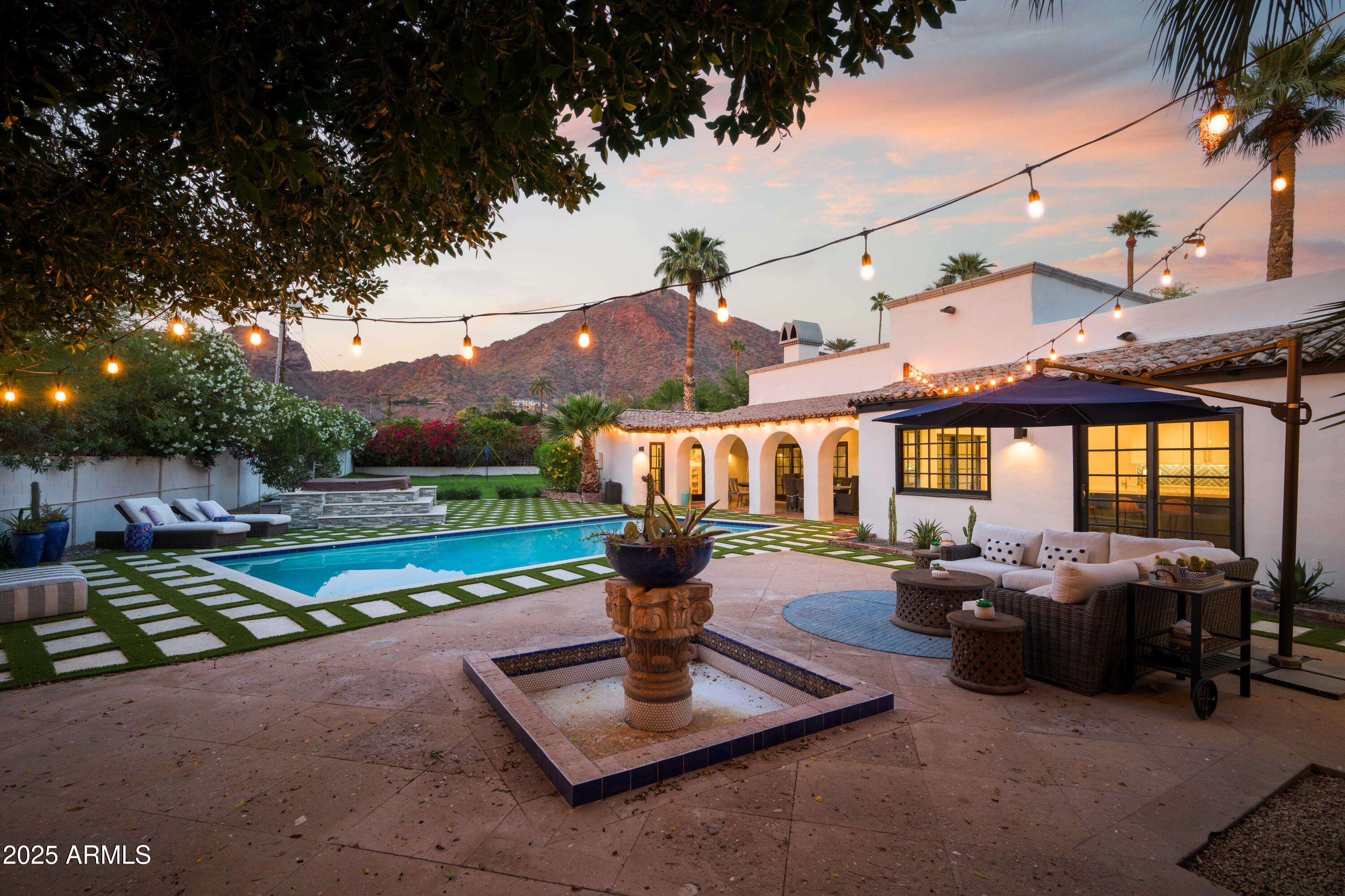 ROYAL PALM CIRCLE - Residential