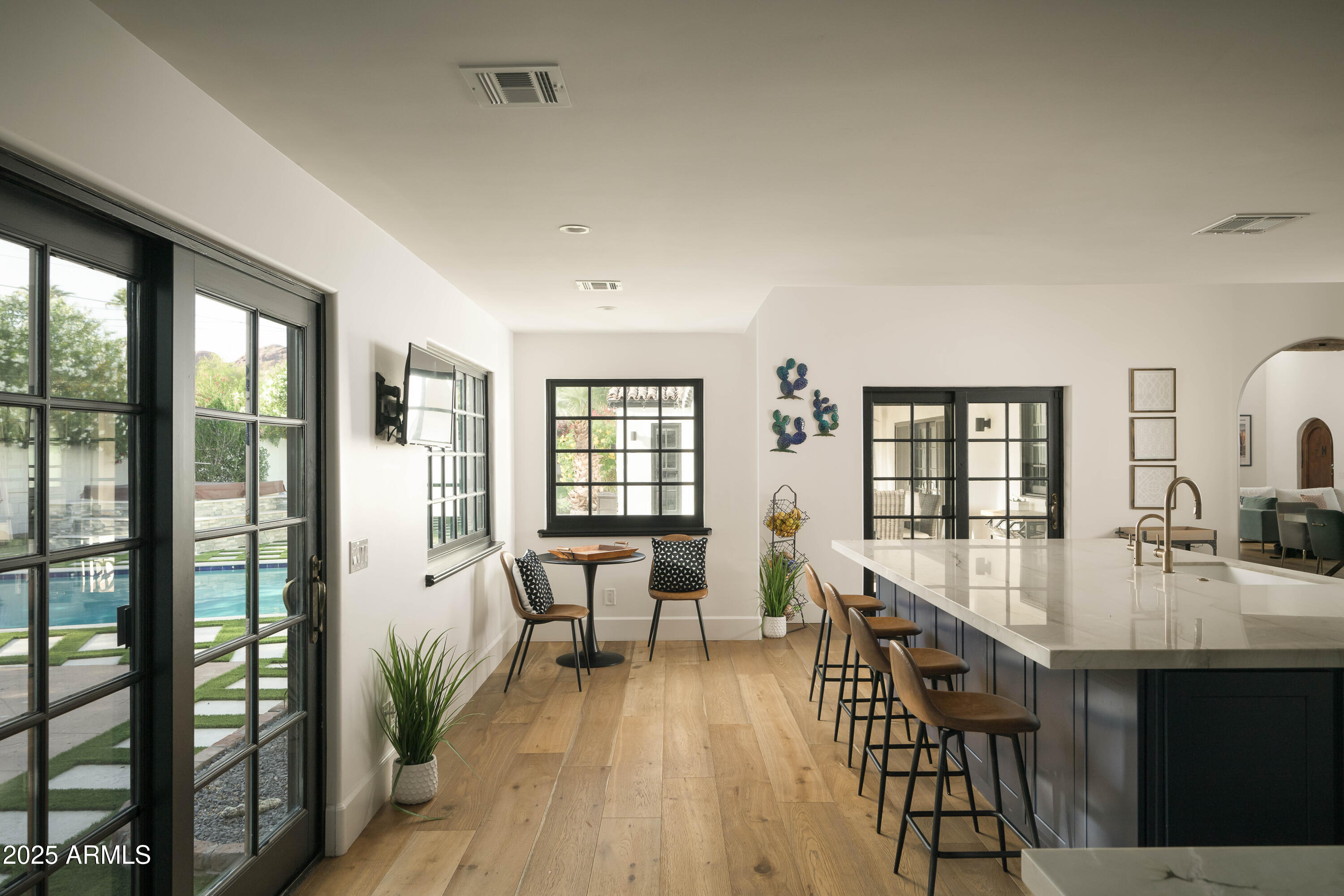 ROYAL PALM CIRCLE - Residential