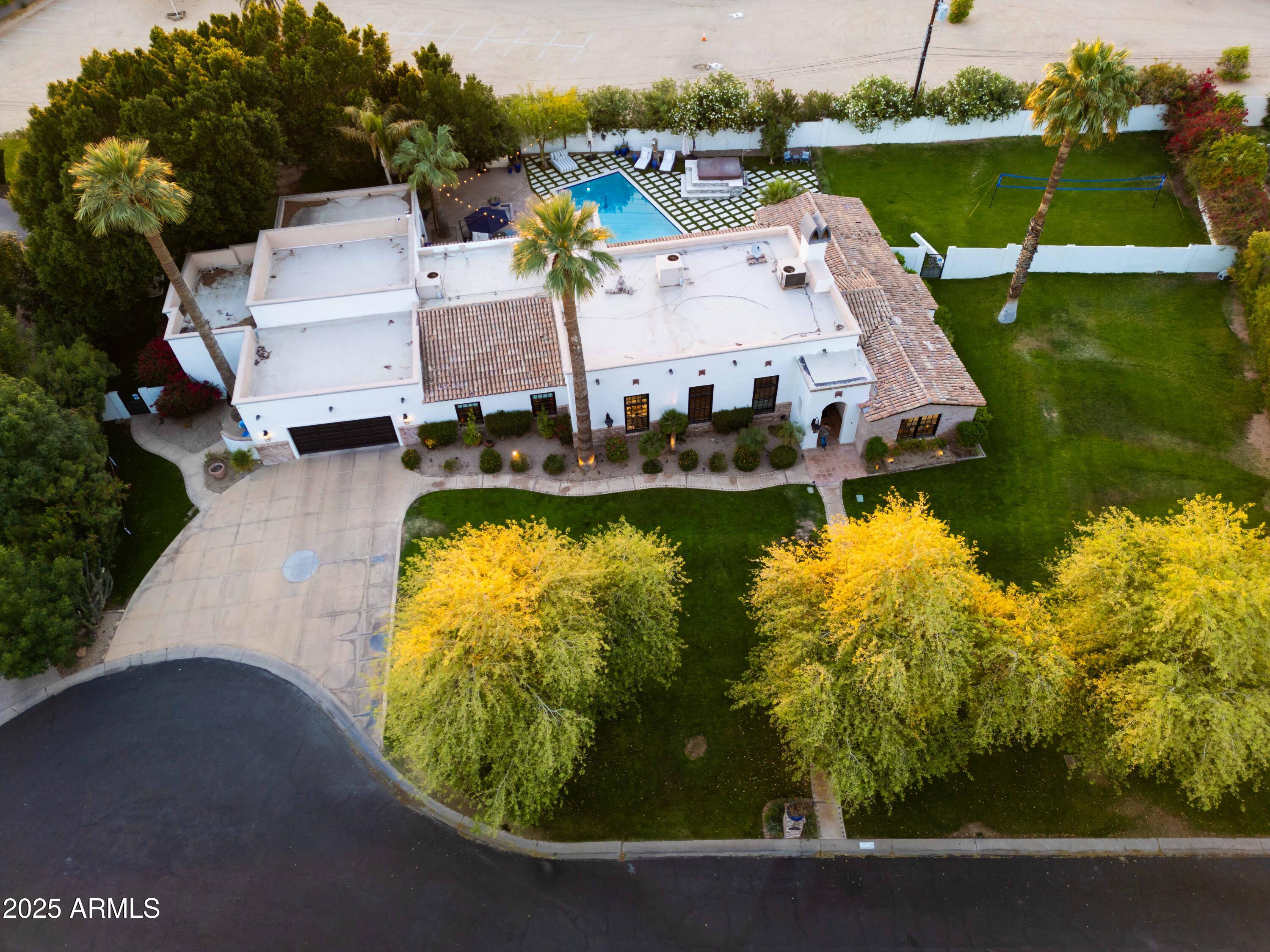 ROYAL PALM CIRCLE - Residential