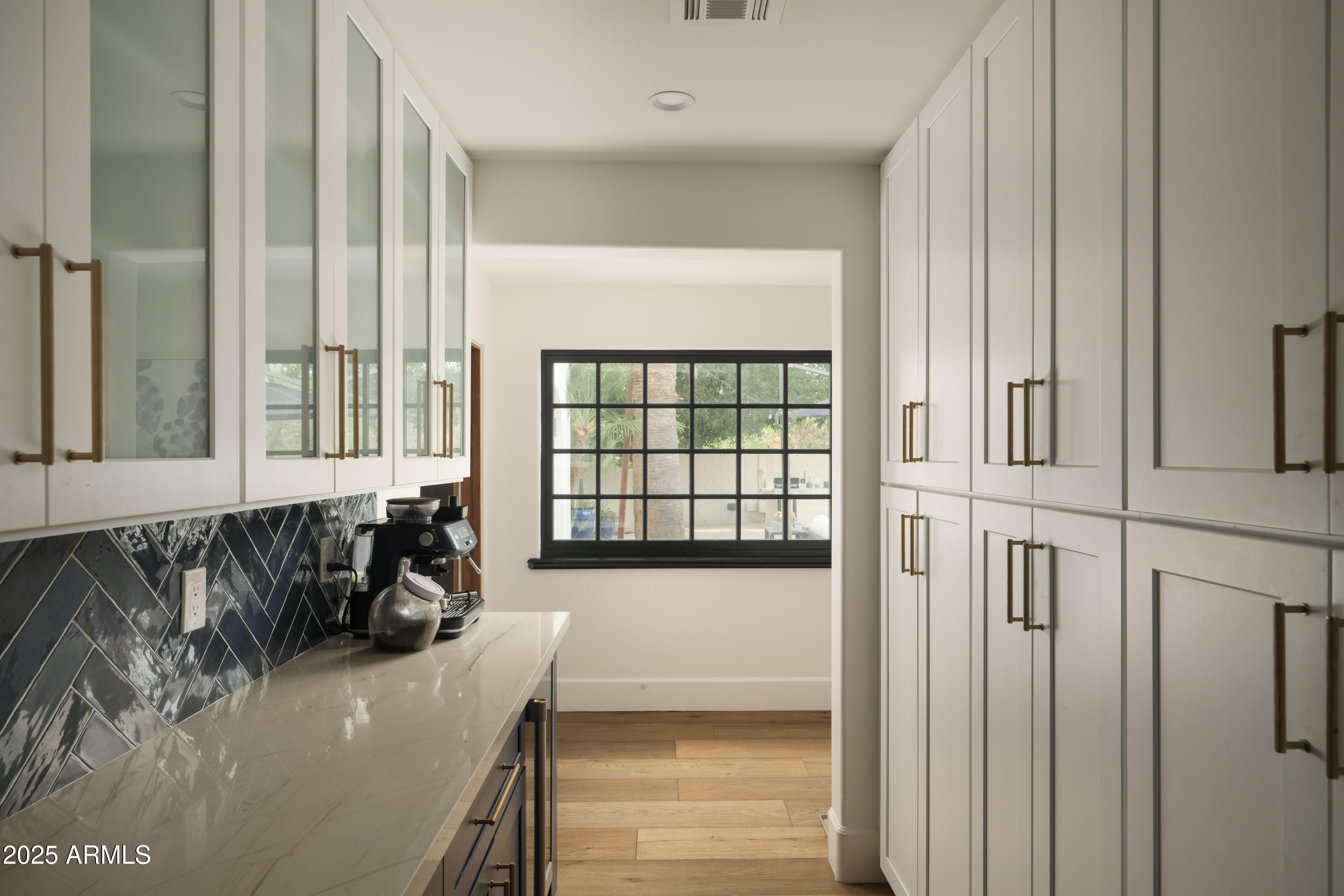 ROYAL PALM CIRCLE - Residential