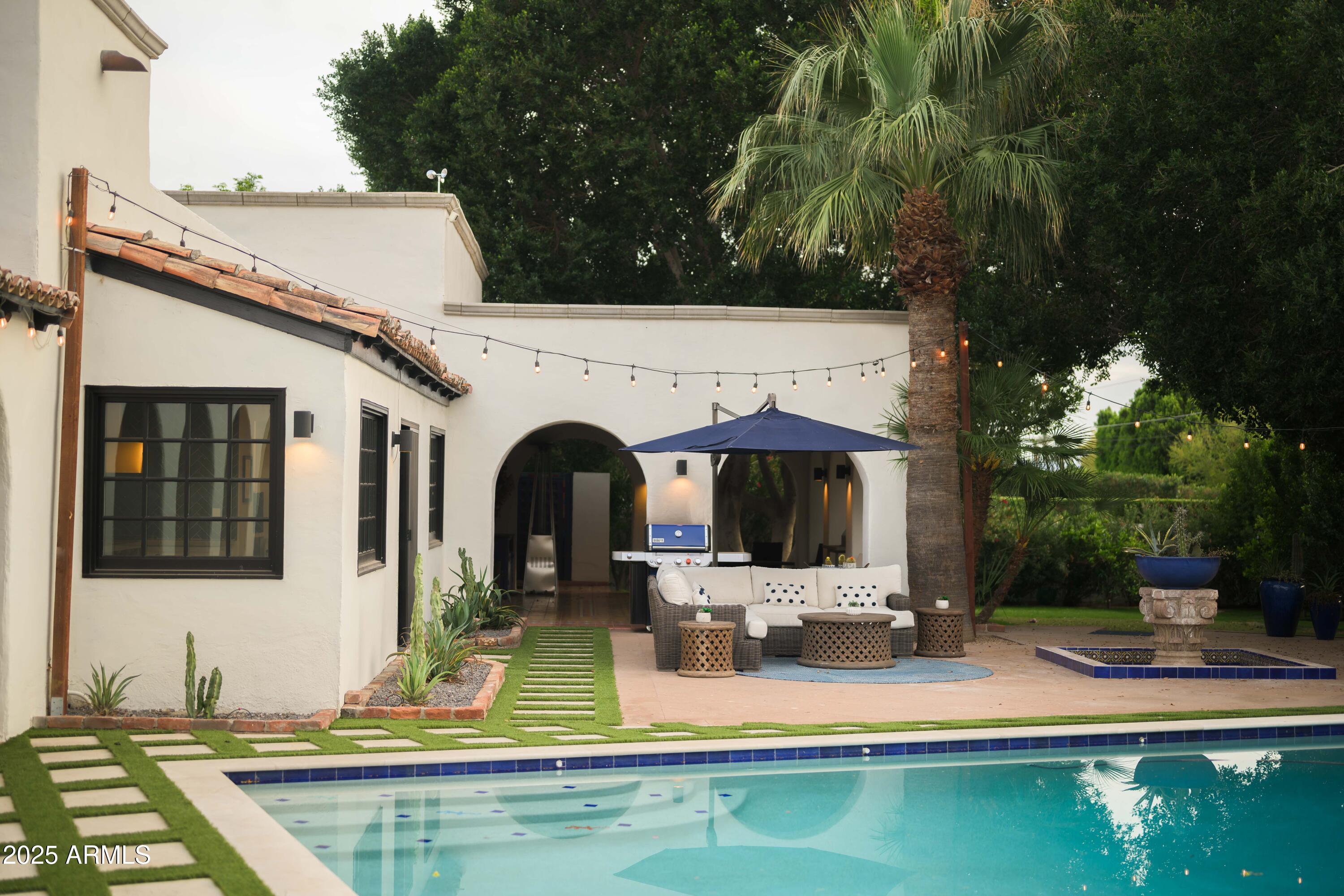 ROYAL PALM CIRCLE - Residential