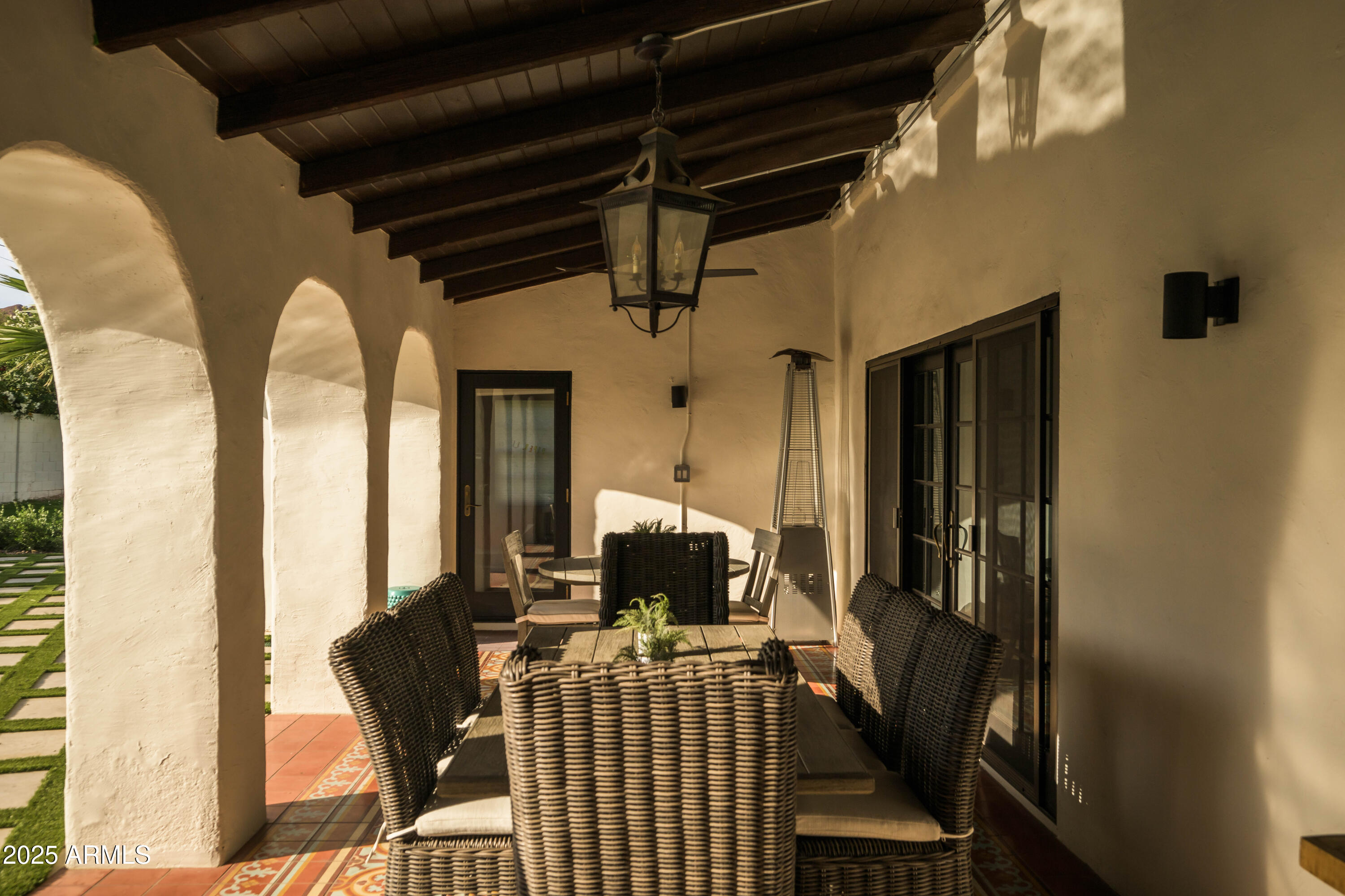 ROYAL PALM CIRCLE - Residential