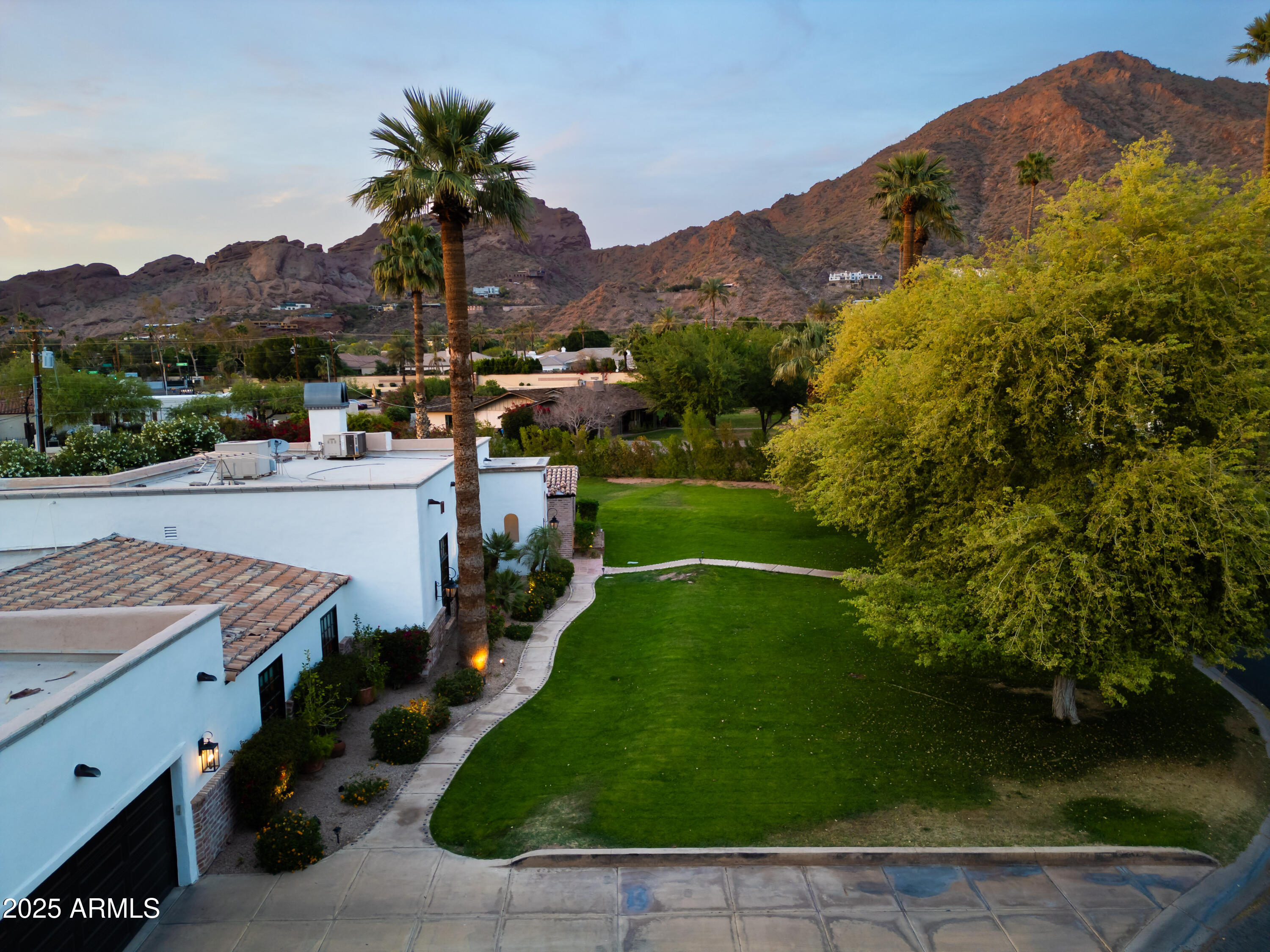 ROYAL PALM CIRCLE - Residential