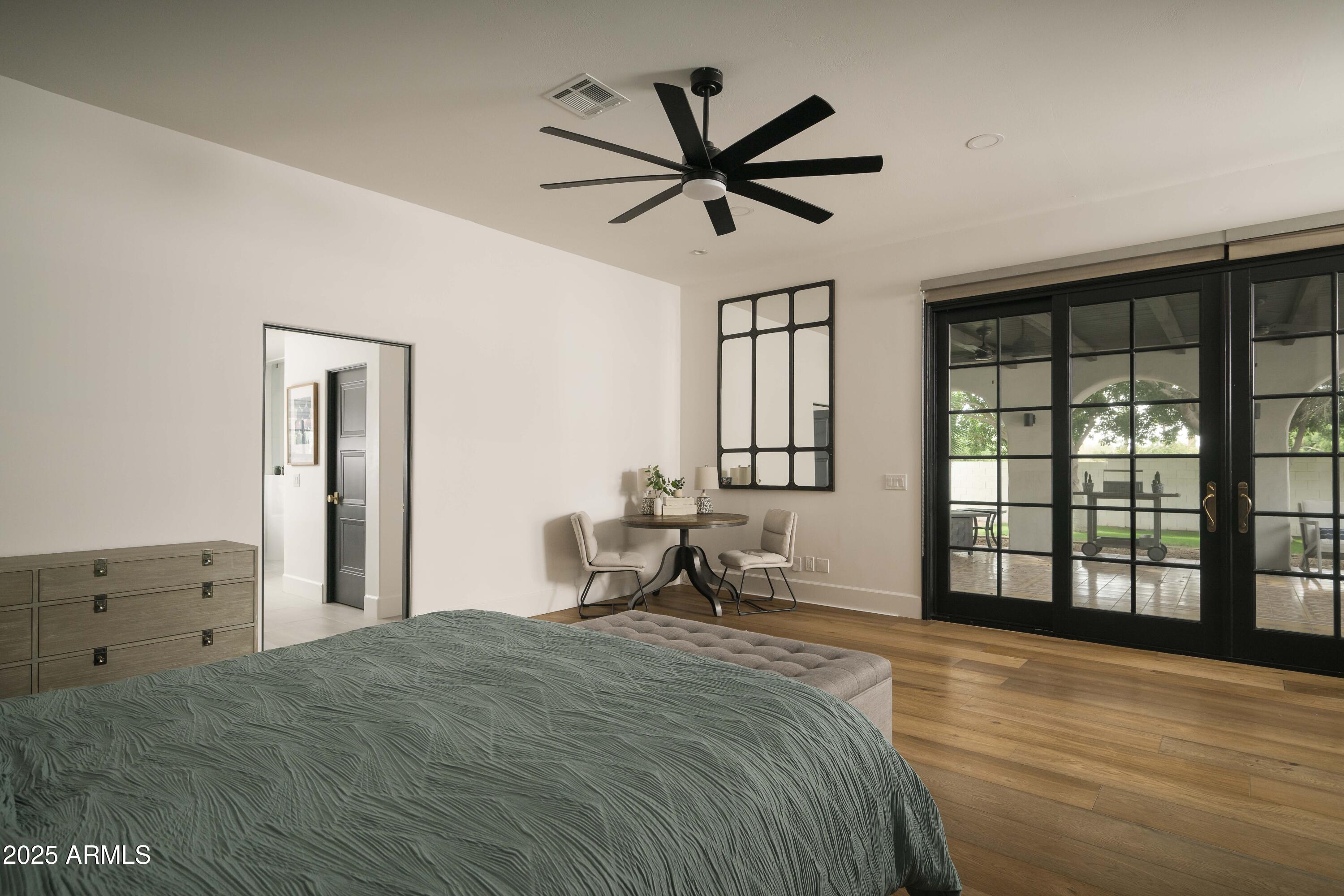 ROYAL PALM CIRCLE - Residential
