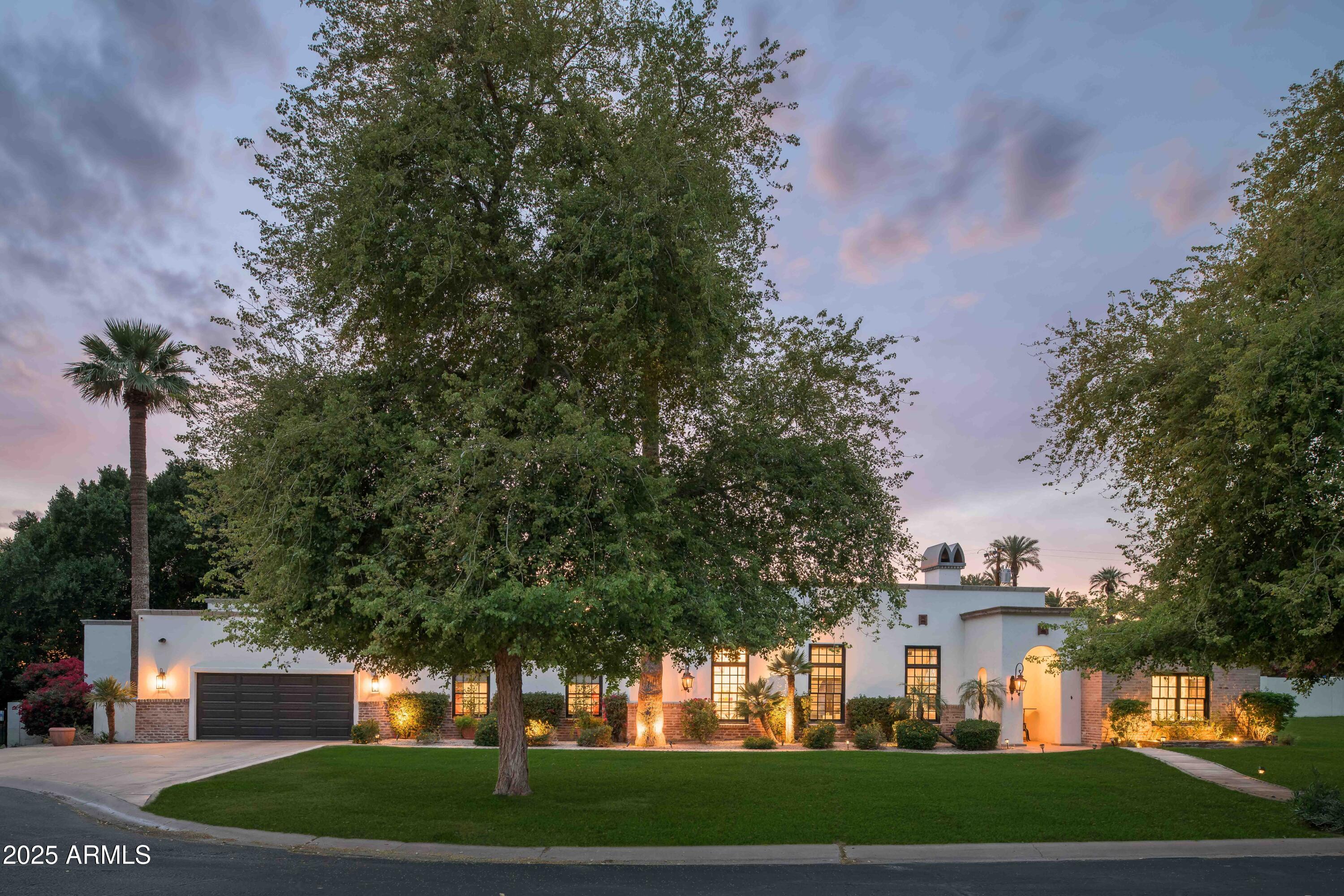 ROYAL PALM CIRCLE - Residential