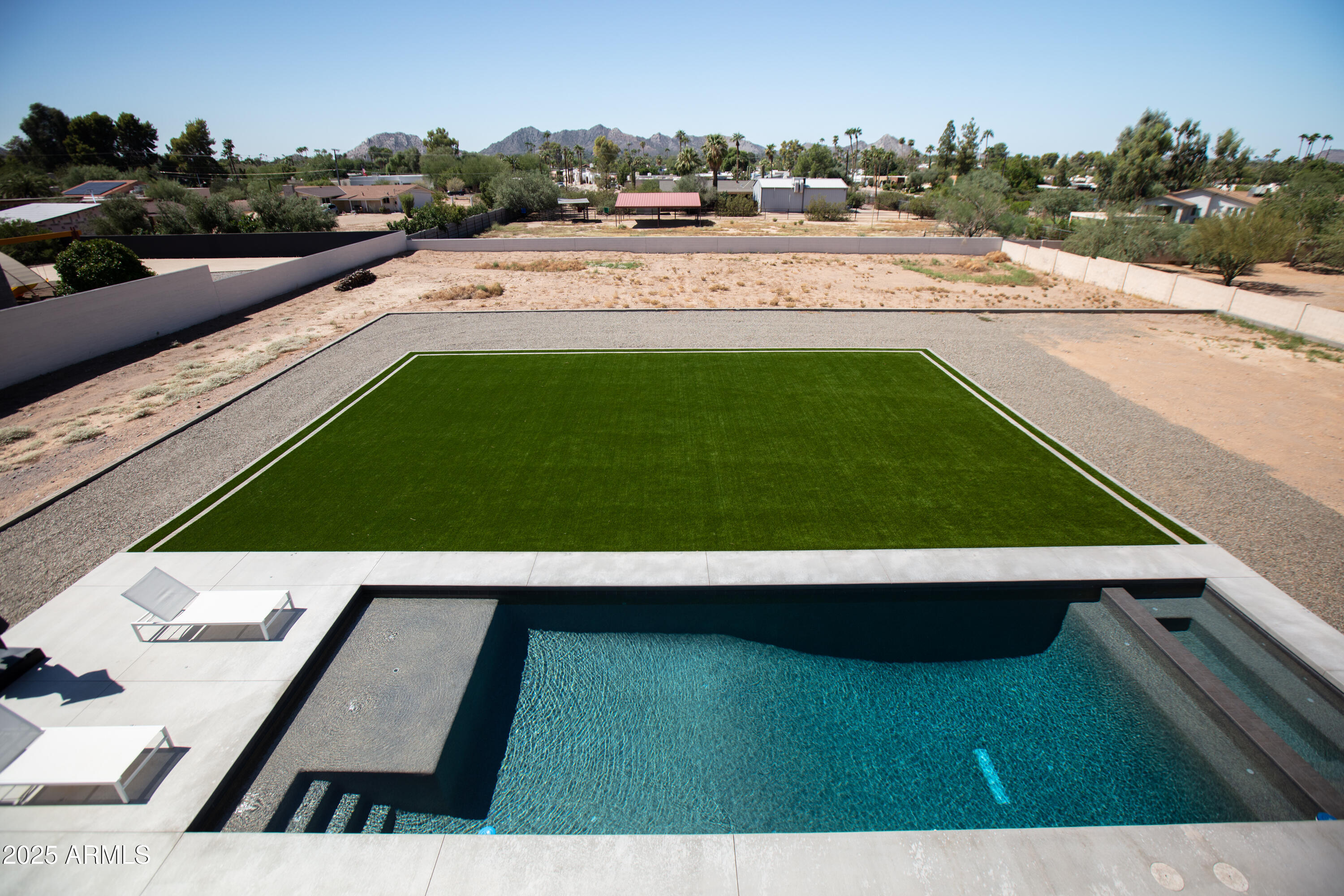 PARADISE FOOTHILLS - Residential
