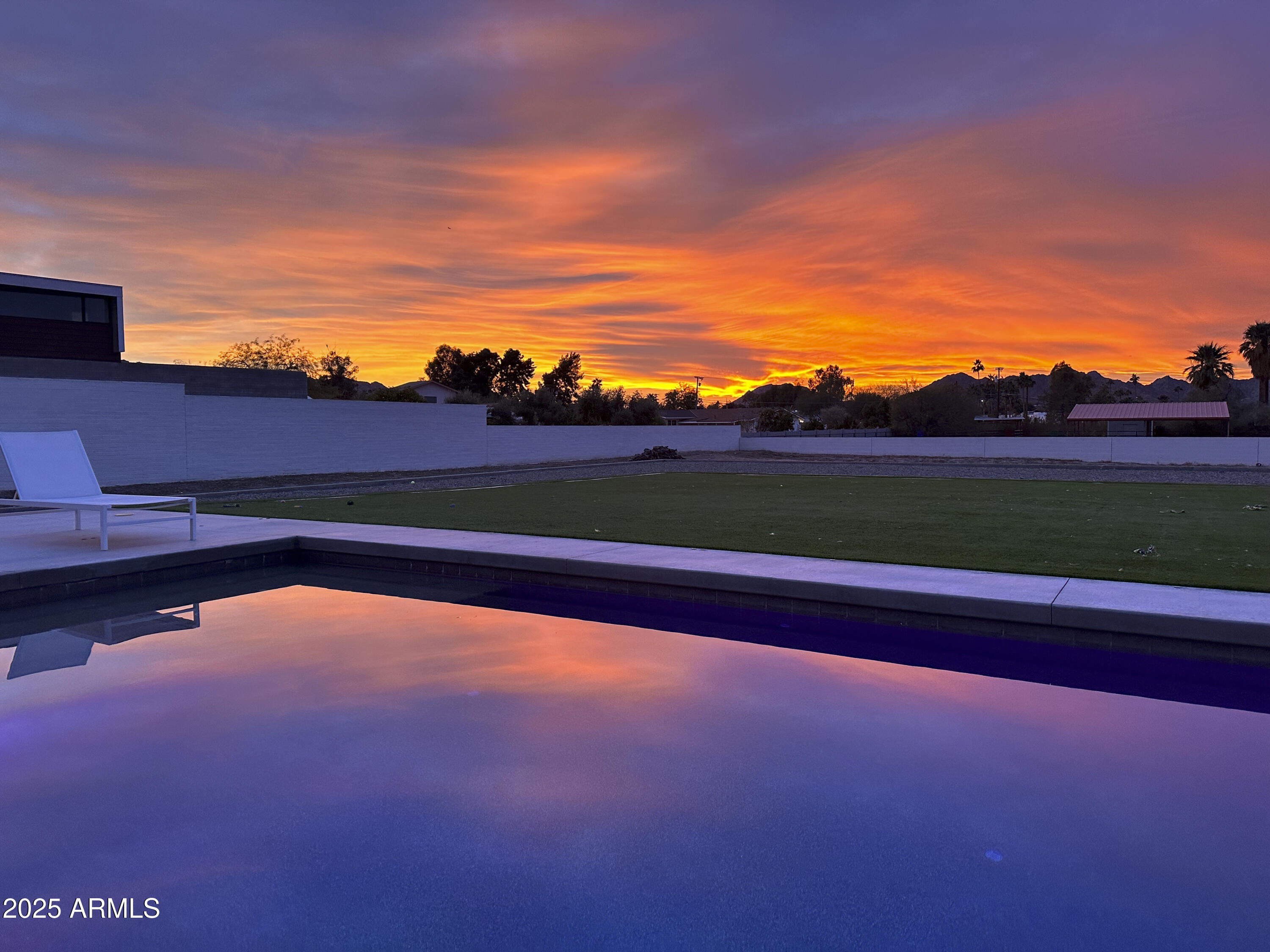 PARADISE FOOTHILLS - Residential