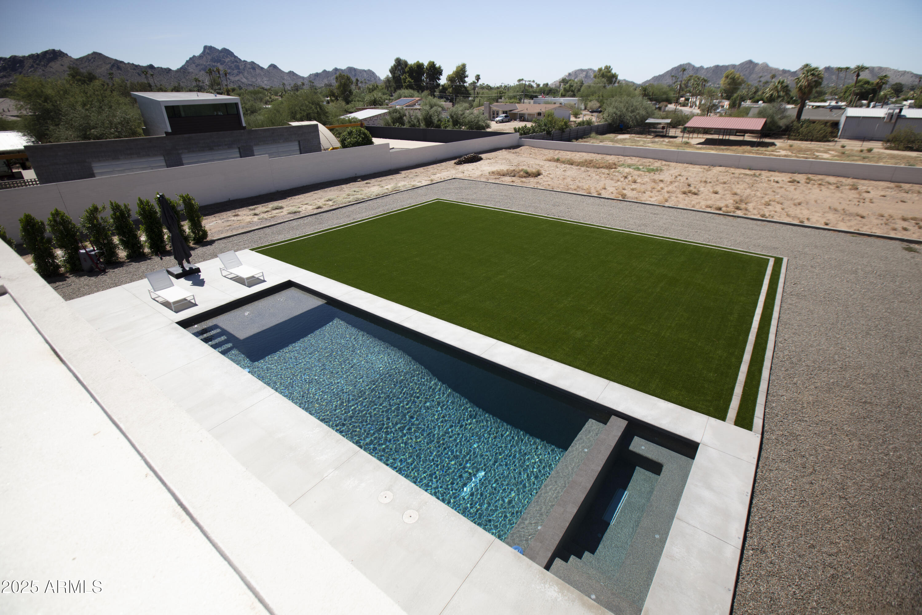 PARADISE FOOTHILLS - Residential