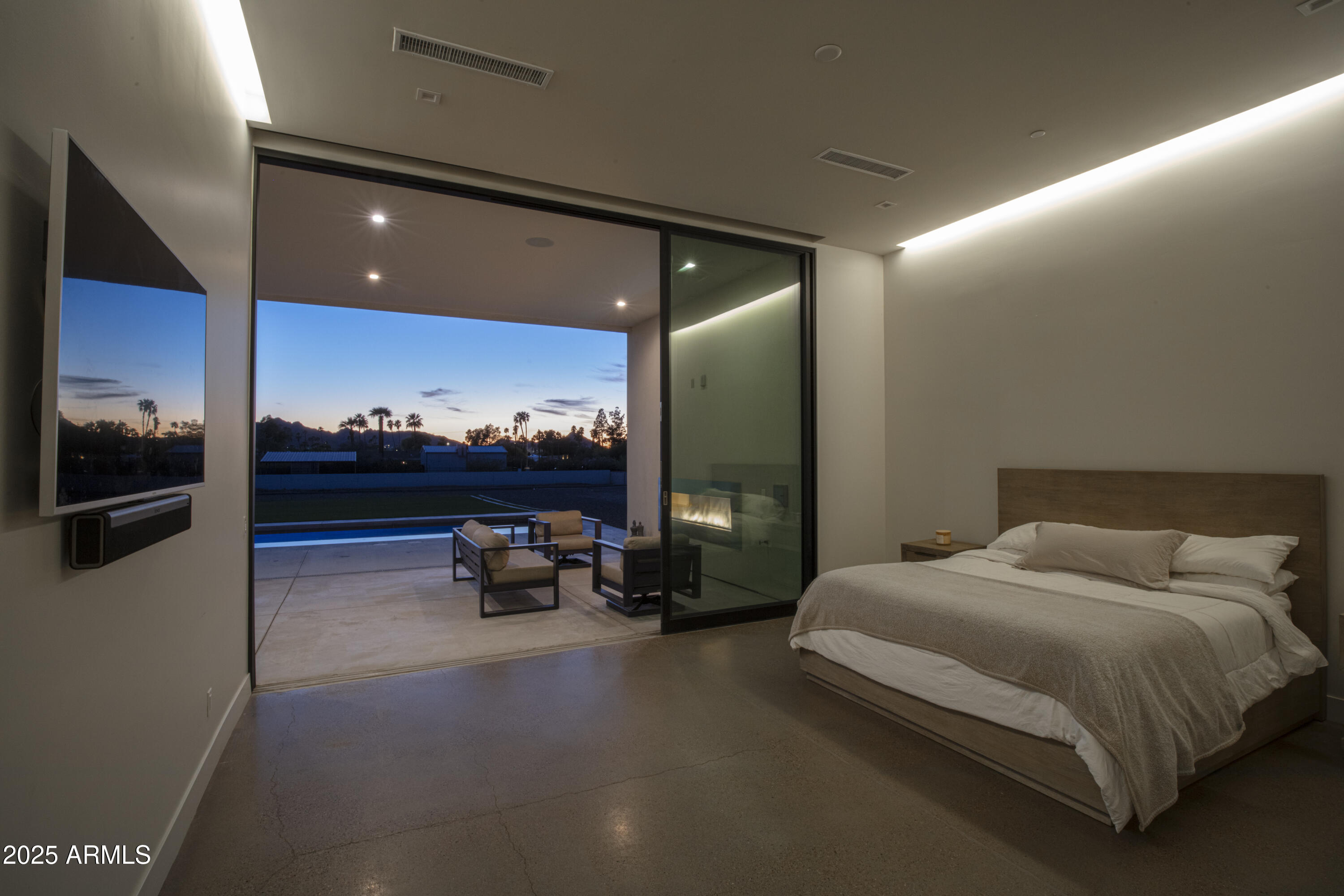PARADISE FOOTHILLS - Residential