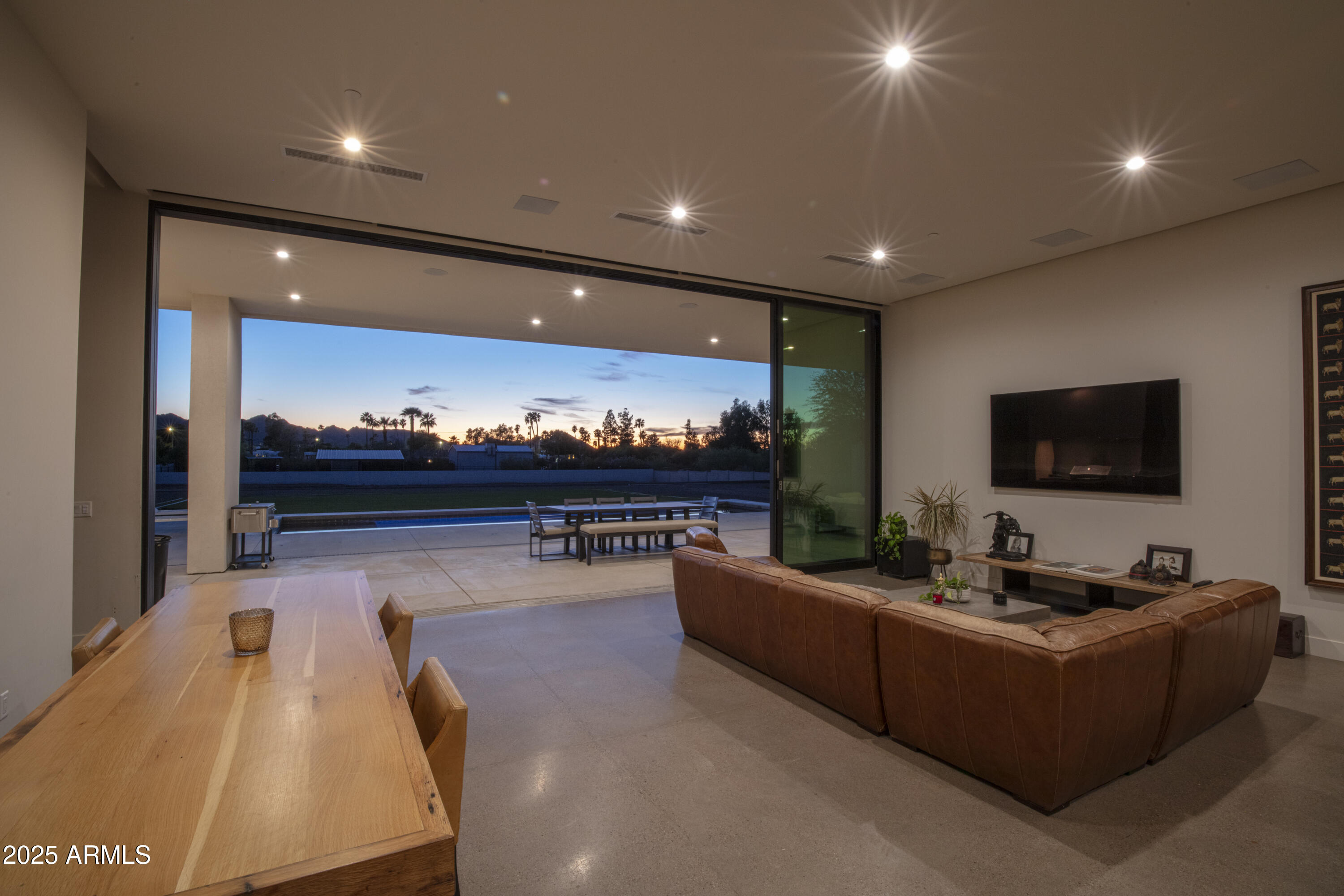 PARADISE FOOTHILLS - Residential