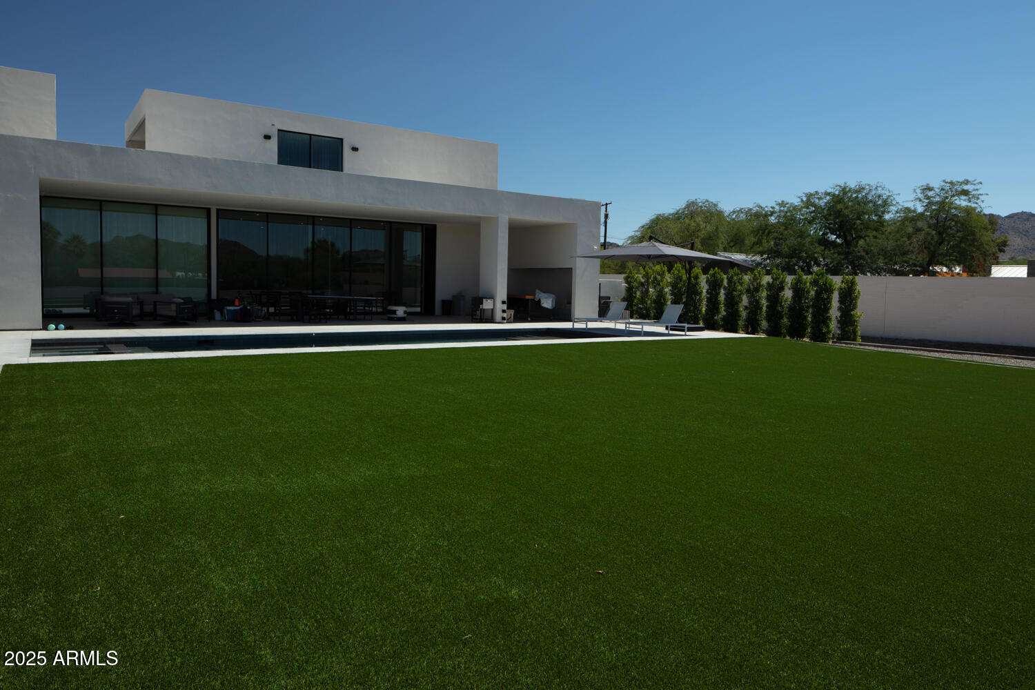 PARADISE FOOTHILLS - Residential