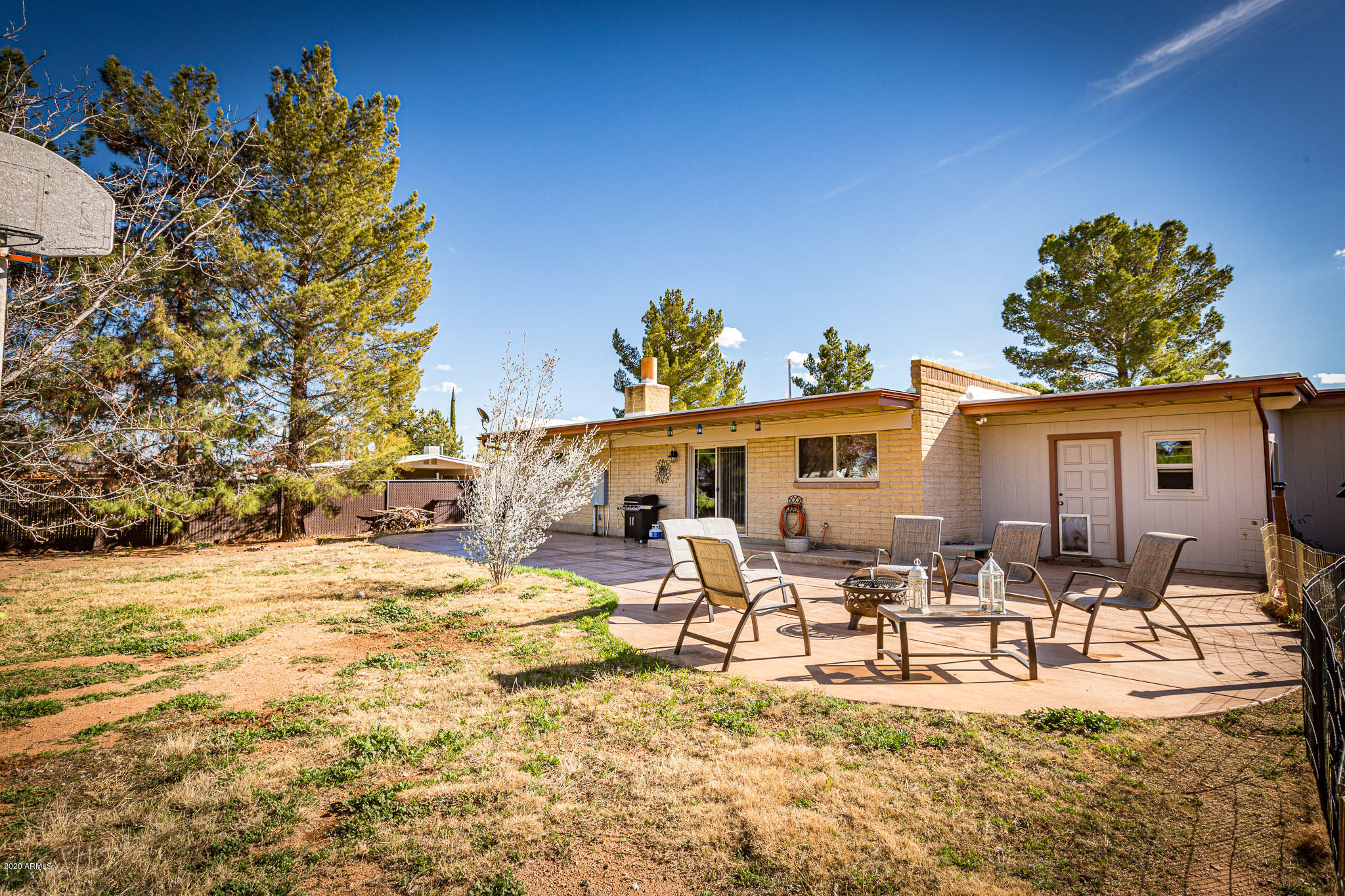TOWN & COUNTRY ESTATES - Residential