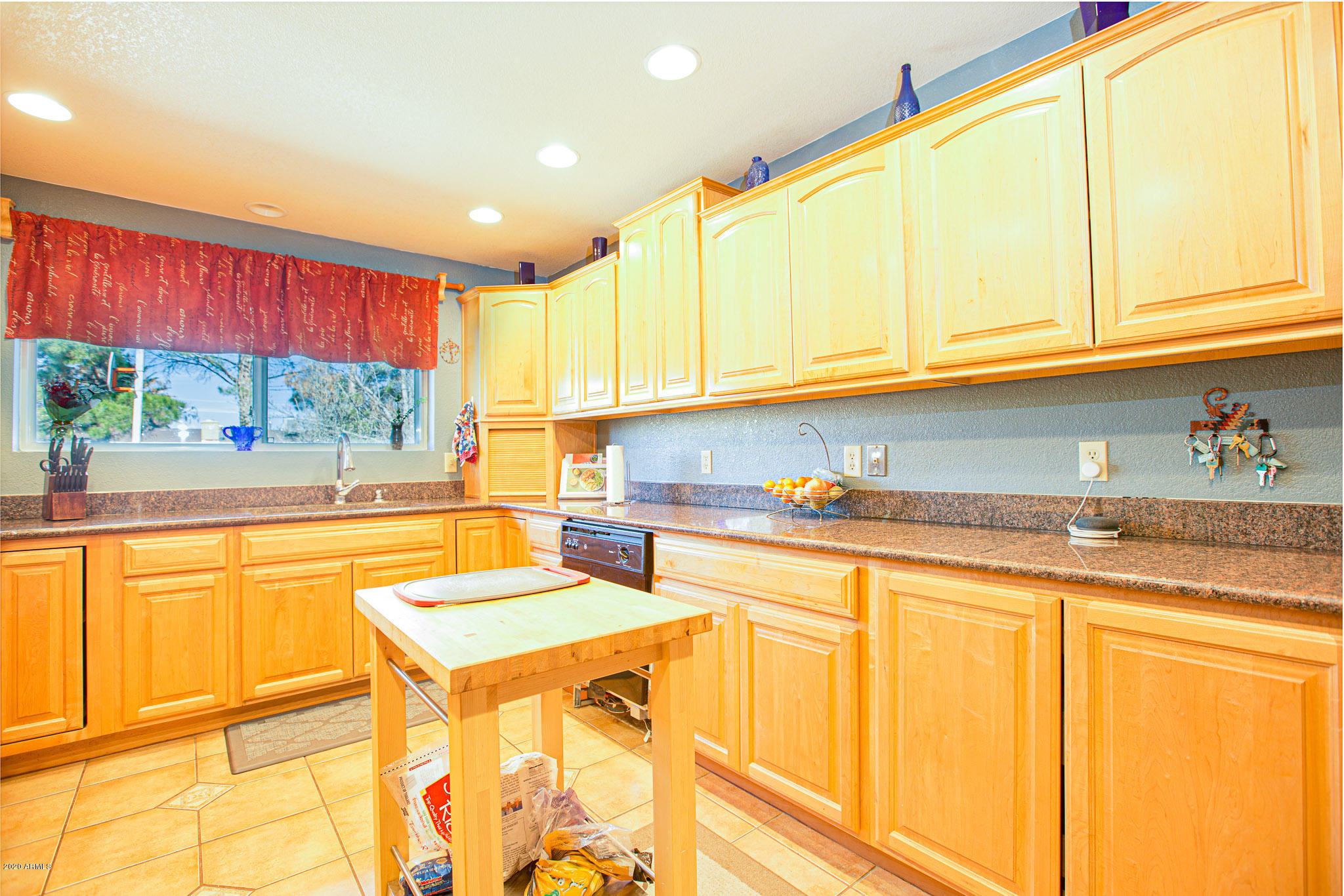 TOWN & COUNTRY ESTATES - Residential