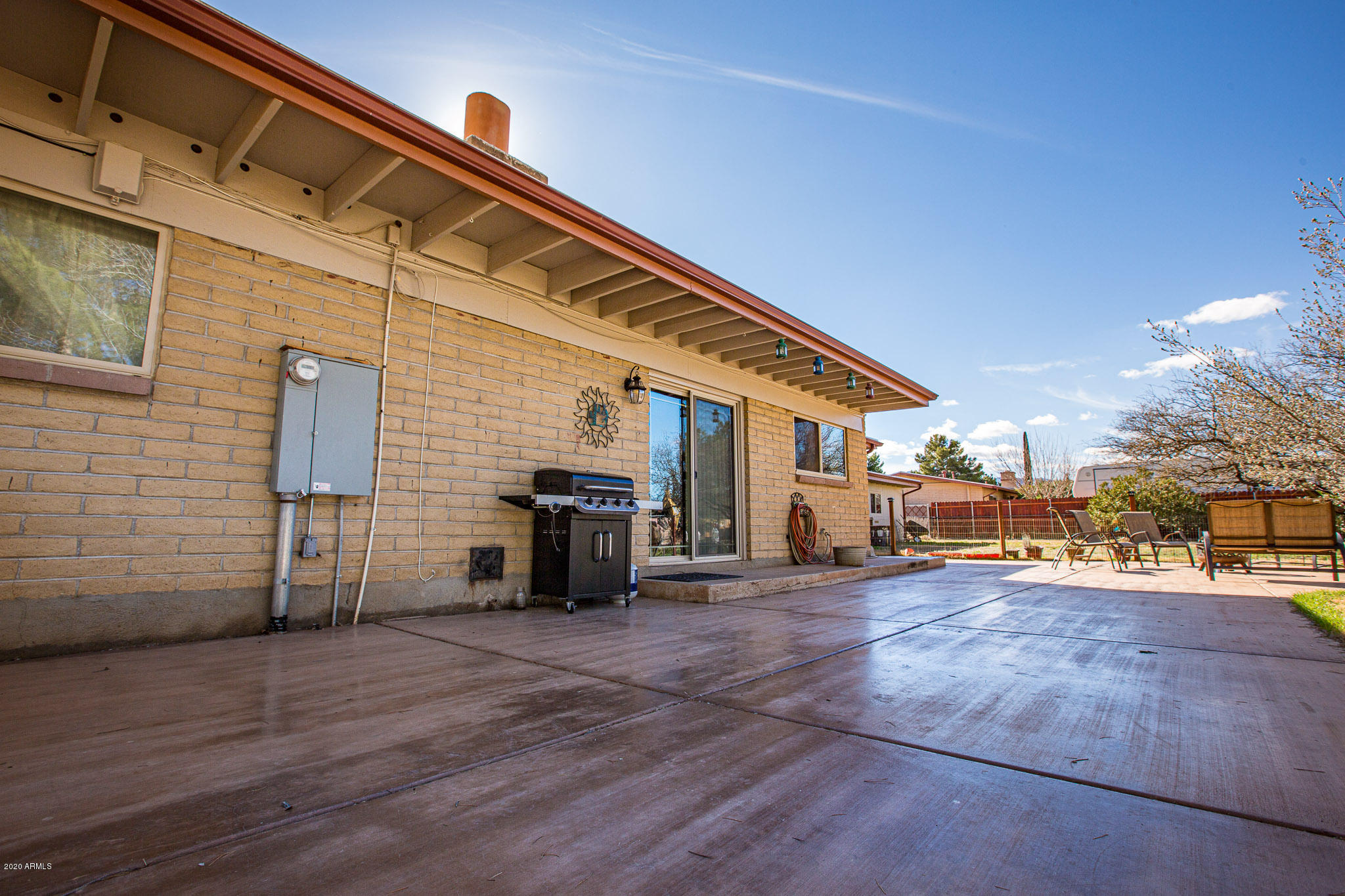 TOWN & COUNTRY ESTATES - Residential