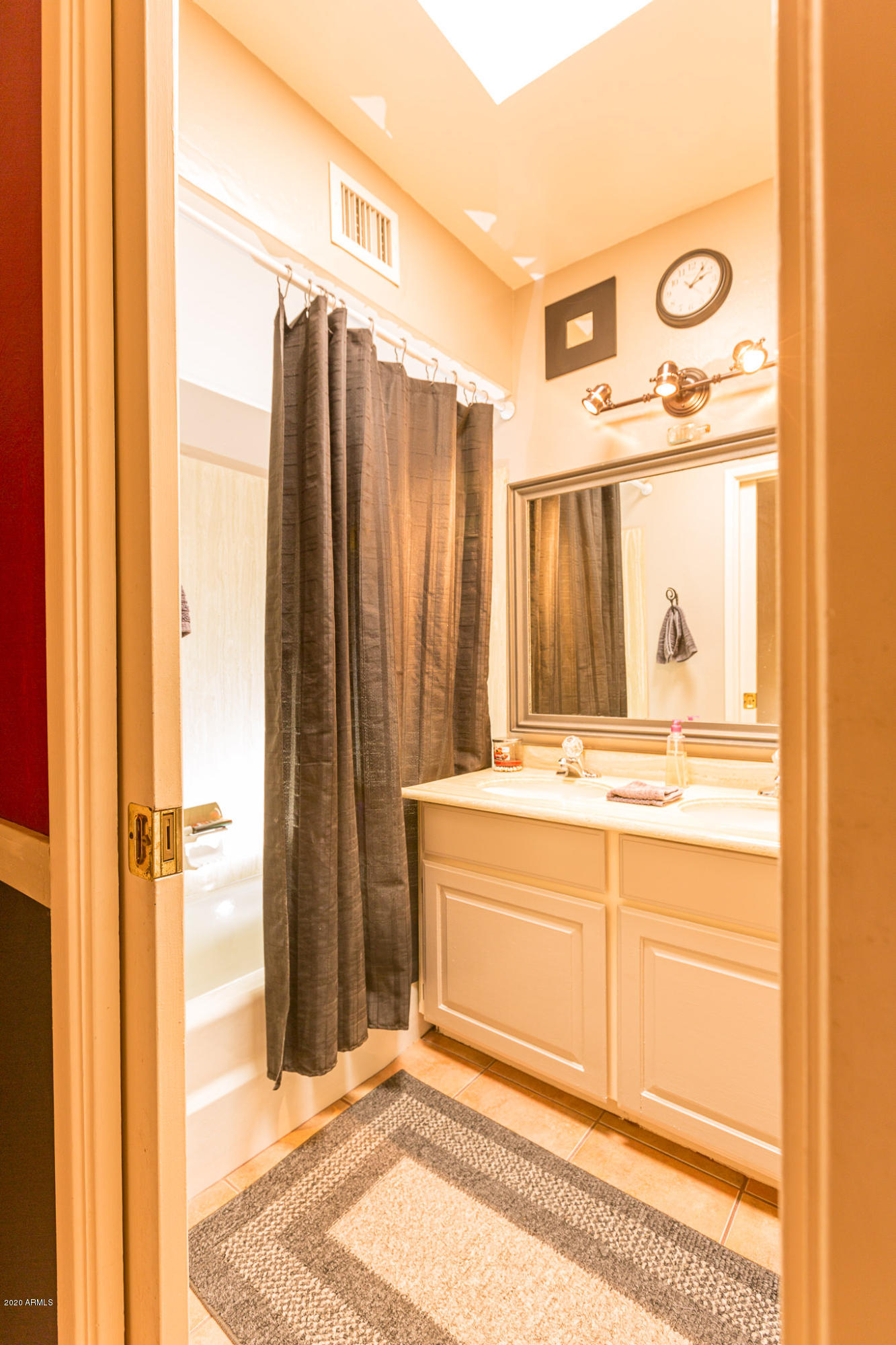 TOWN & COUNTRY ESTATES - Residential
