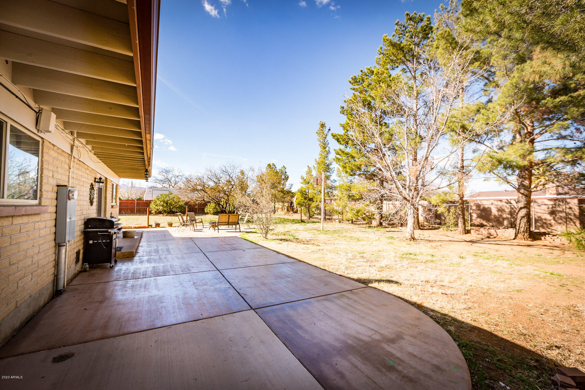 TOWN & COUNTRY ESTATES - Residential