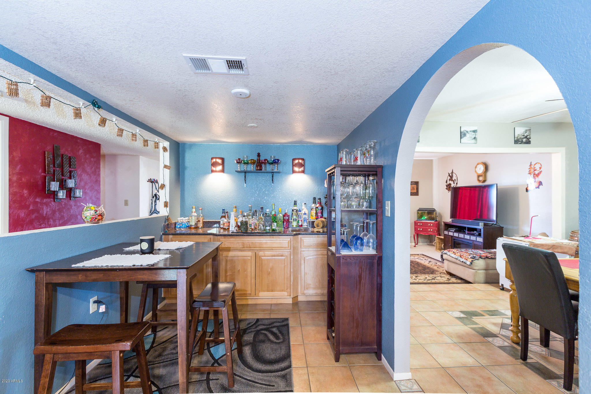 TOWN & COUNTRY ESTATES - Residential