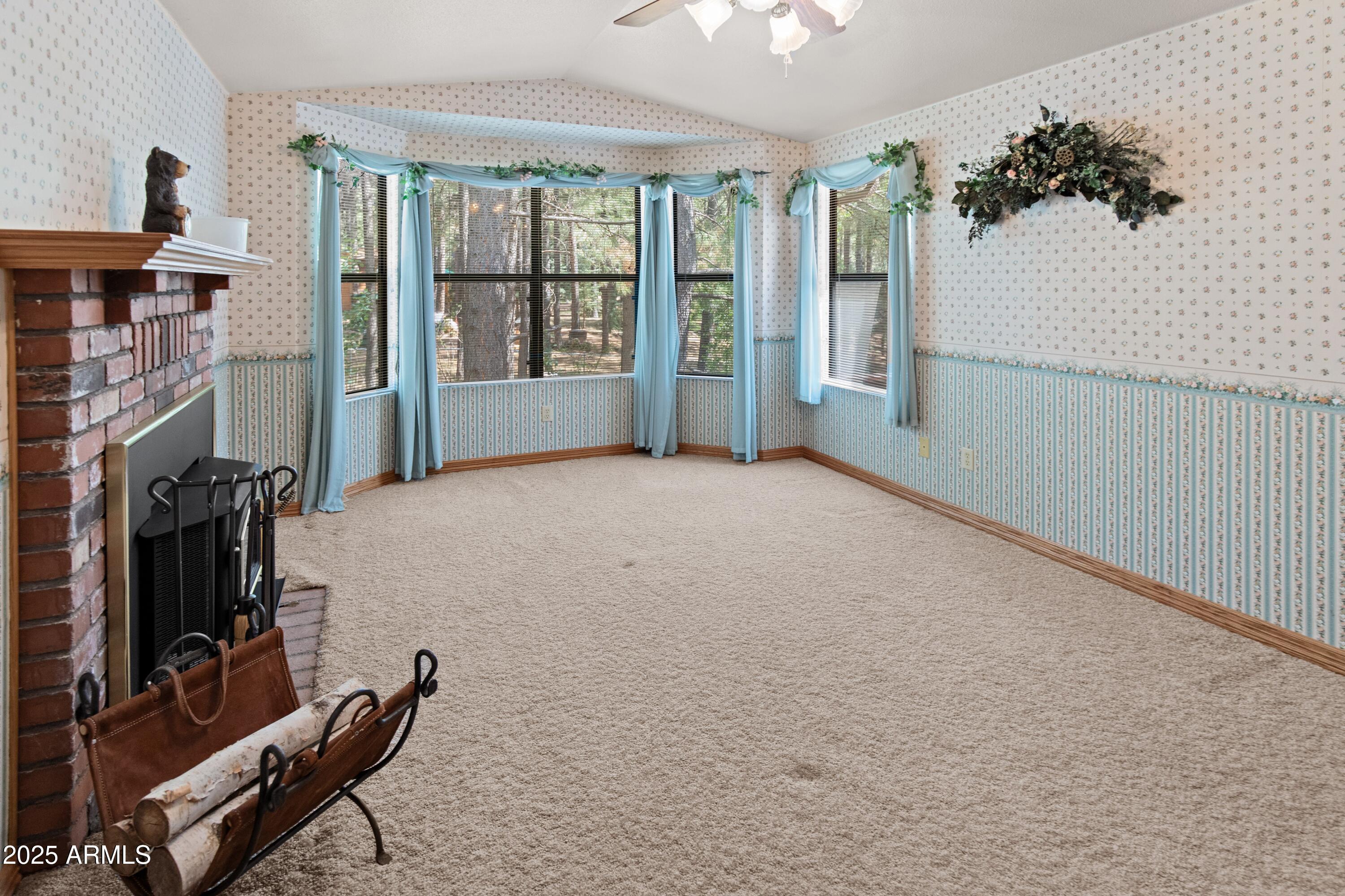 FOREST LAKES ESTATES 10 - Residential