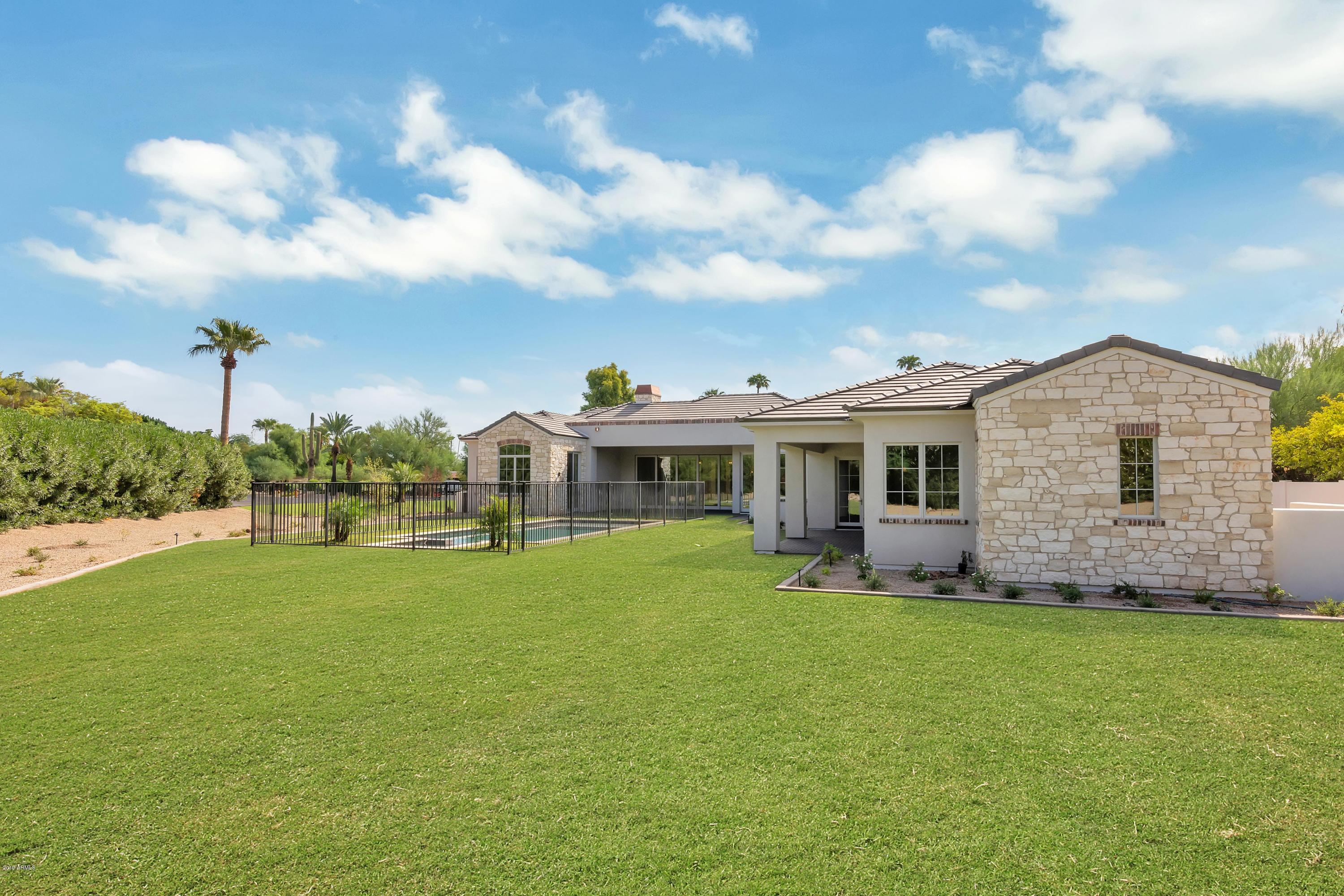 CASA BLANCA ESTATES LOT 20-37 & TR A - Residential
