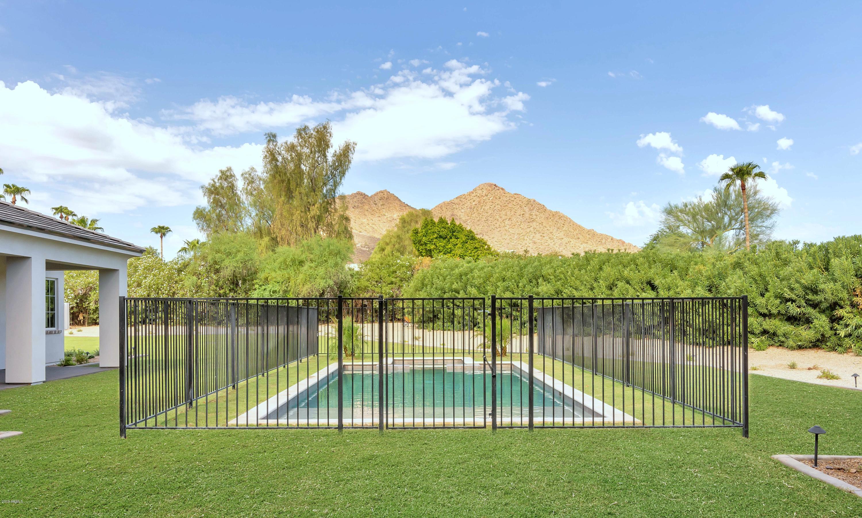 CASA BLANCA ESTATES LOT 20-37 & TR A - Residential