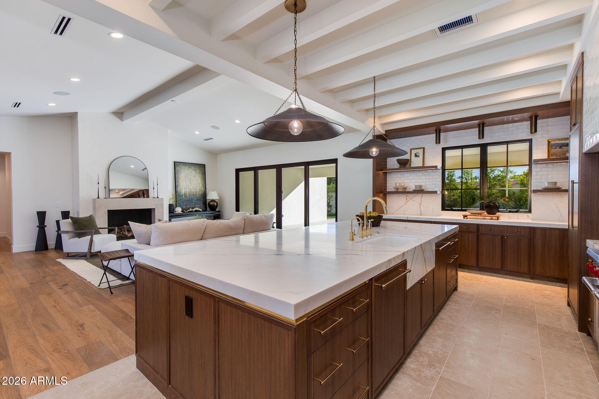 FAIRLANE 3 - Residential