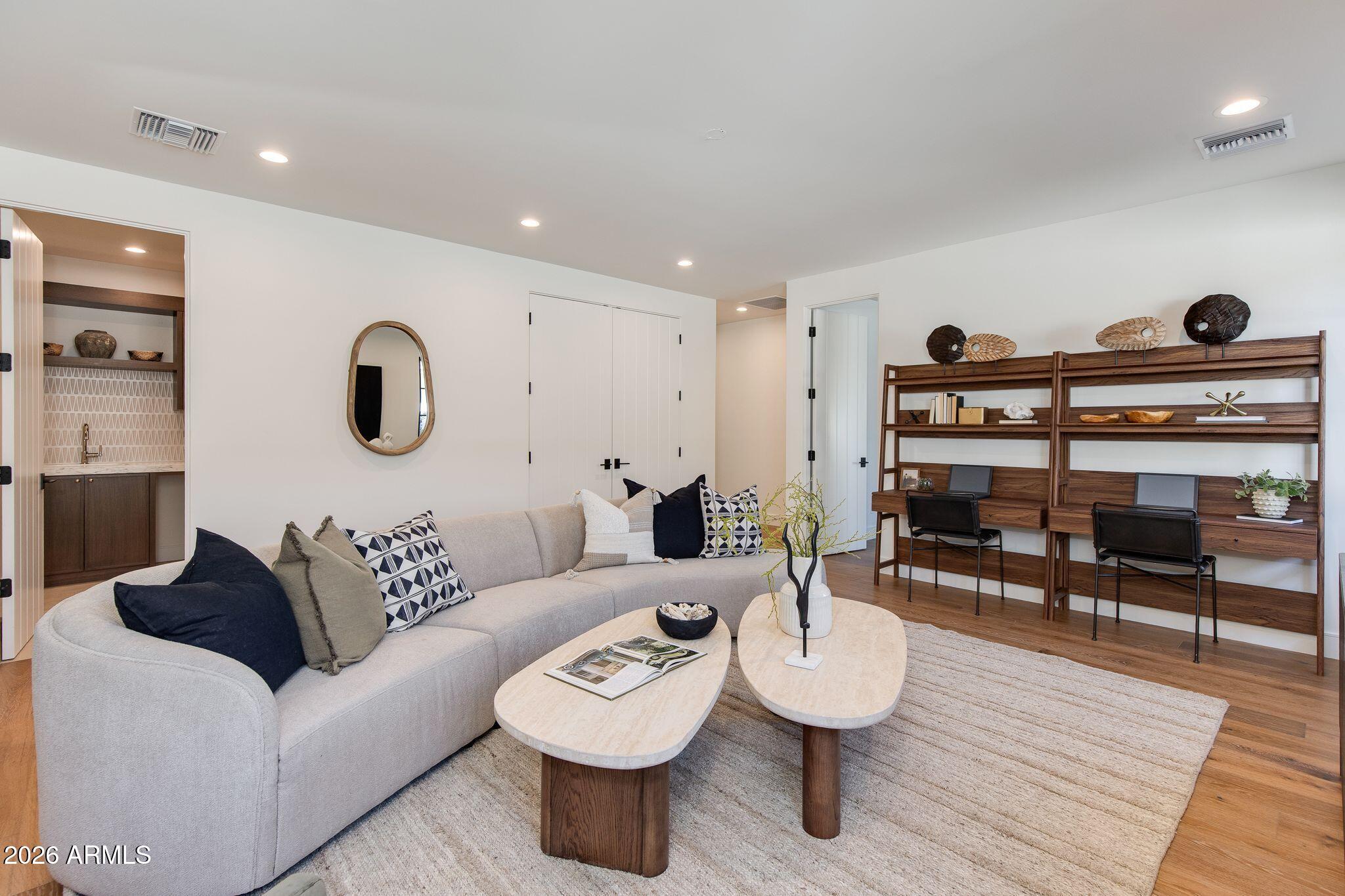FAIRLANE 3 - Residential