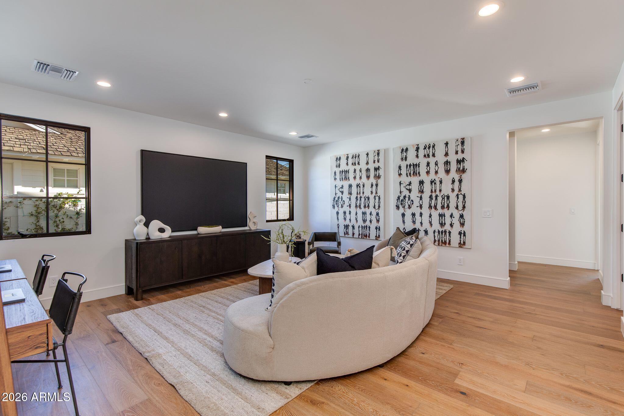 FAIRLANE 3 - Residential