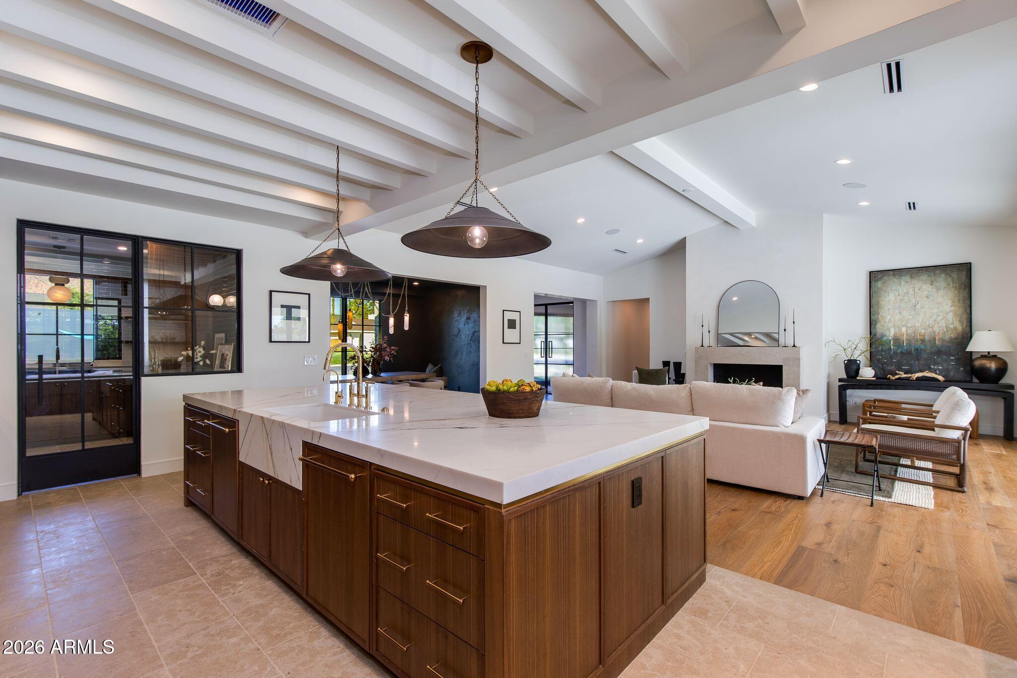 FAIRLANE 3 - Residential