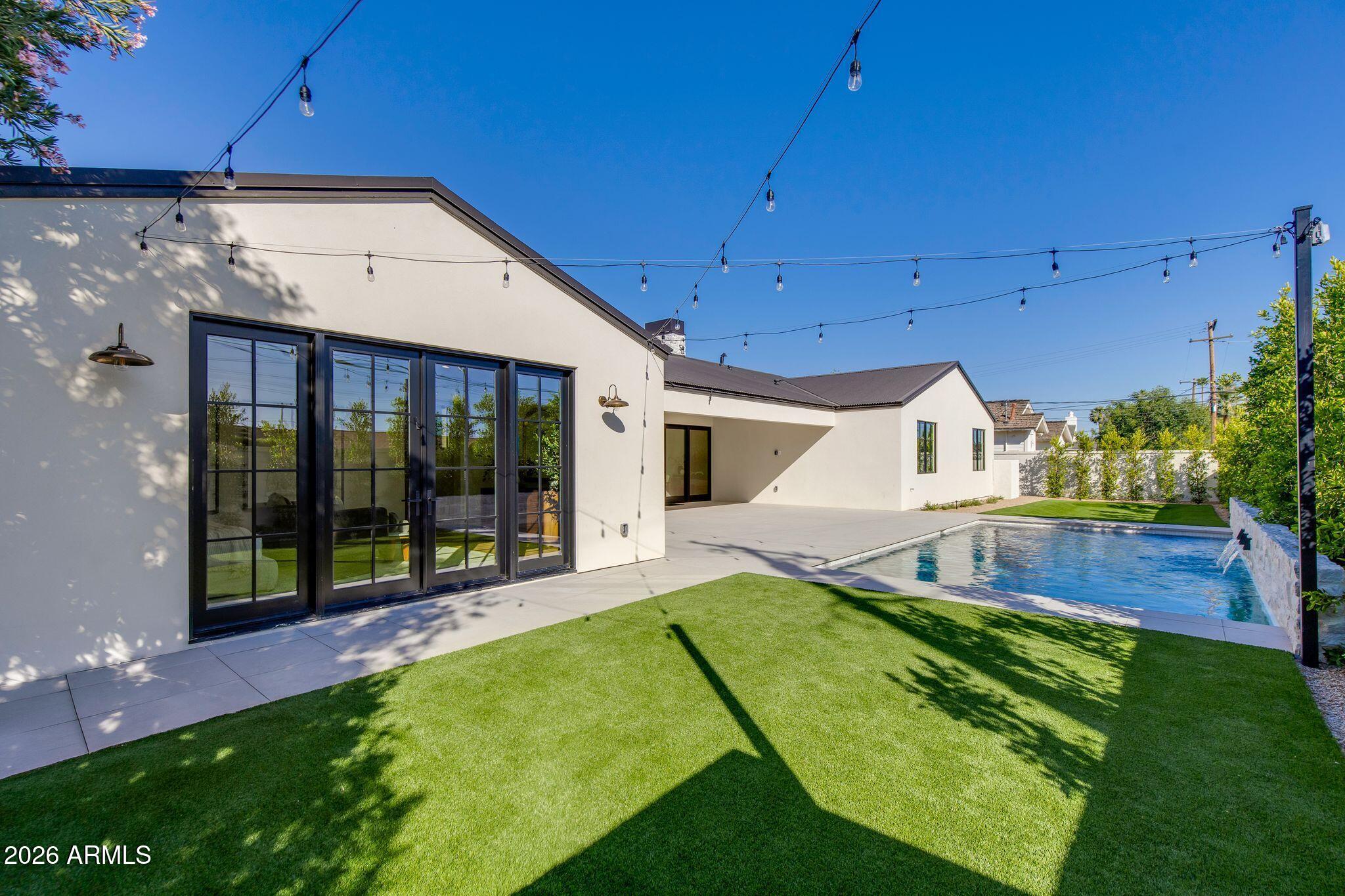 FAIRLANE 3 - Residential
