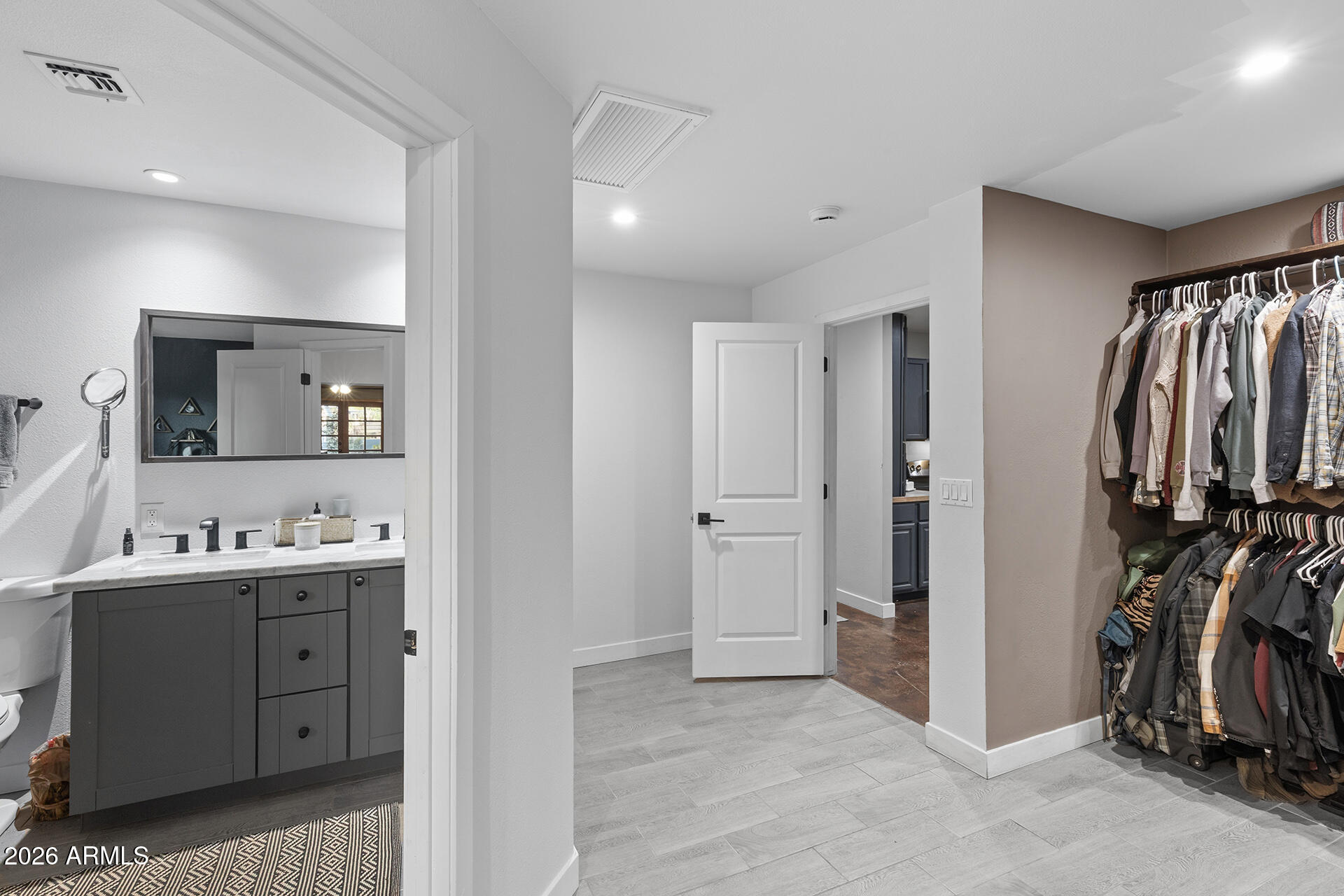 SUNBURST FARMS 12 - Residential