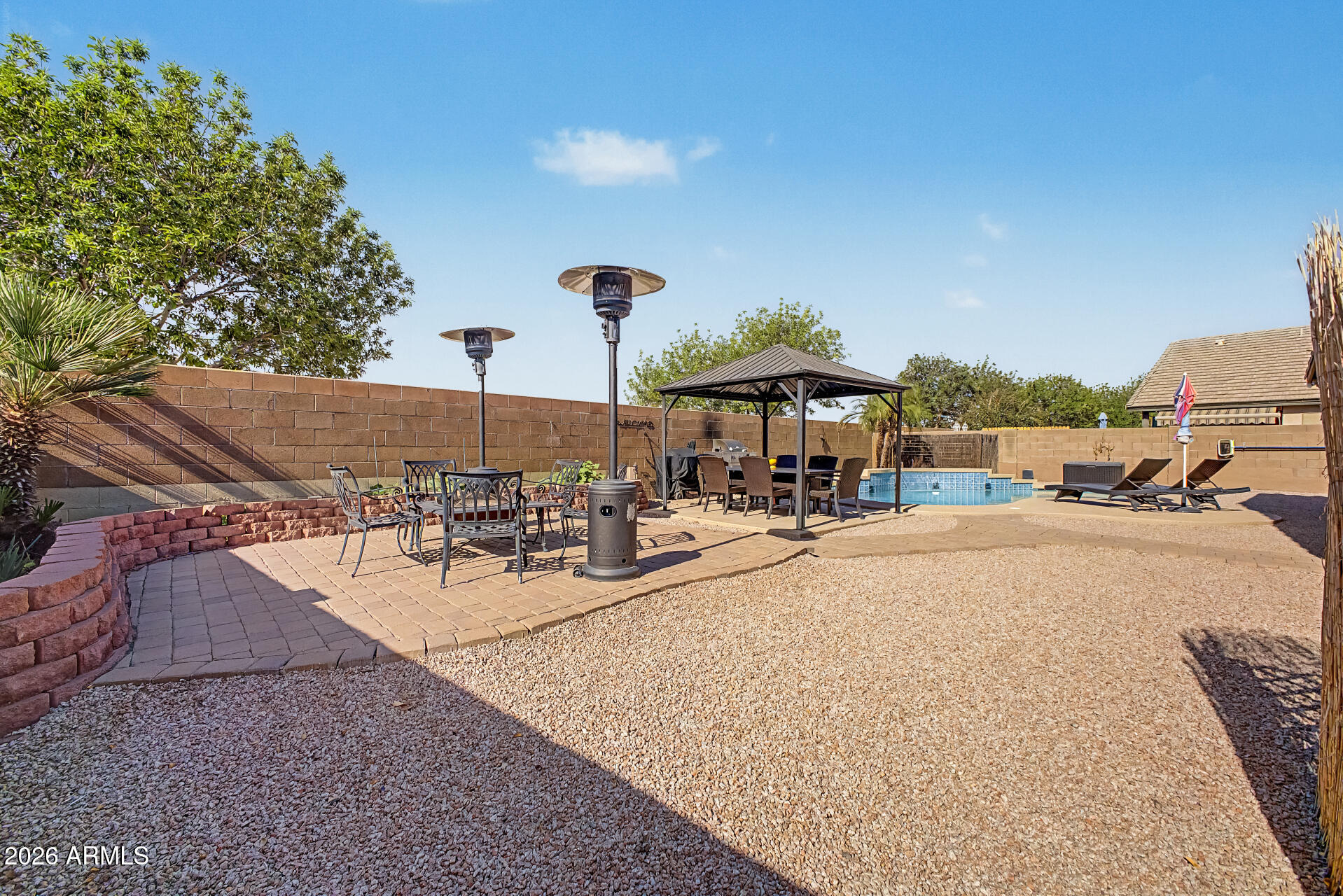 MESQUITE CANYON - Residential