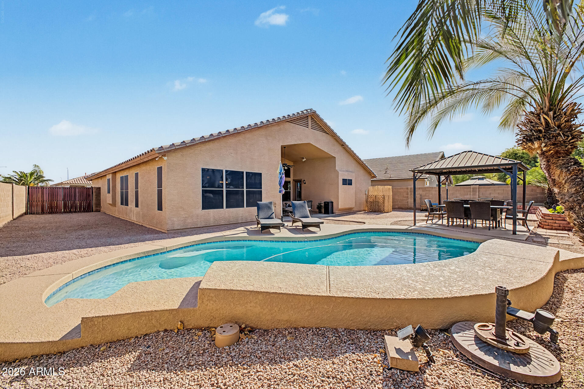 MESQUITE CANYON - Residential