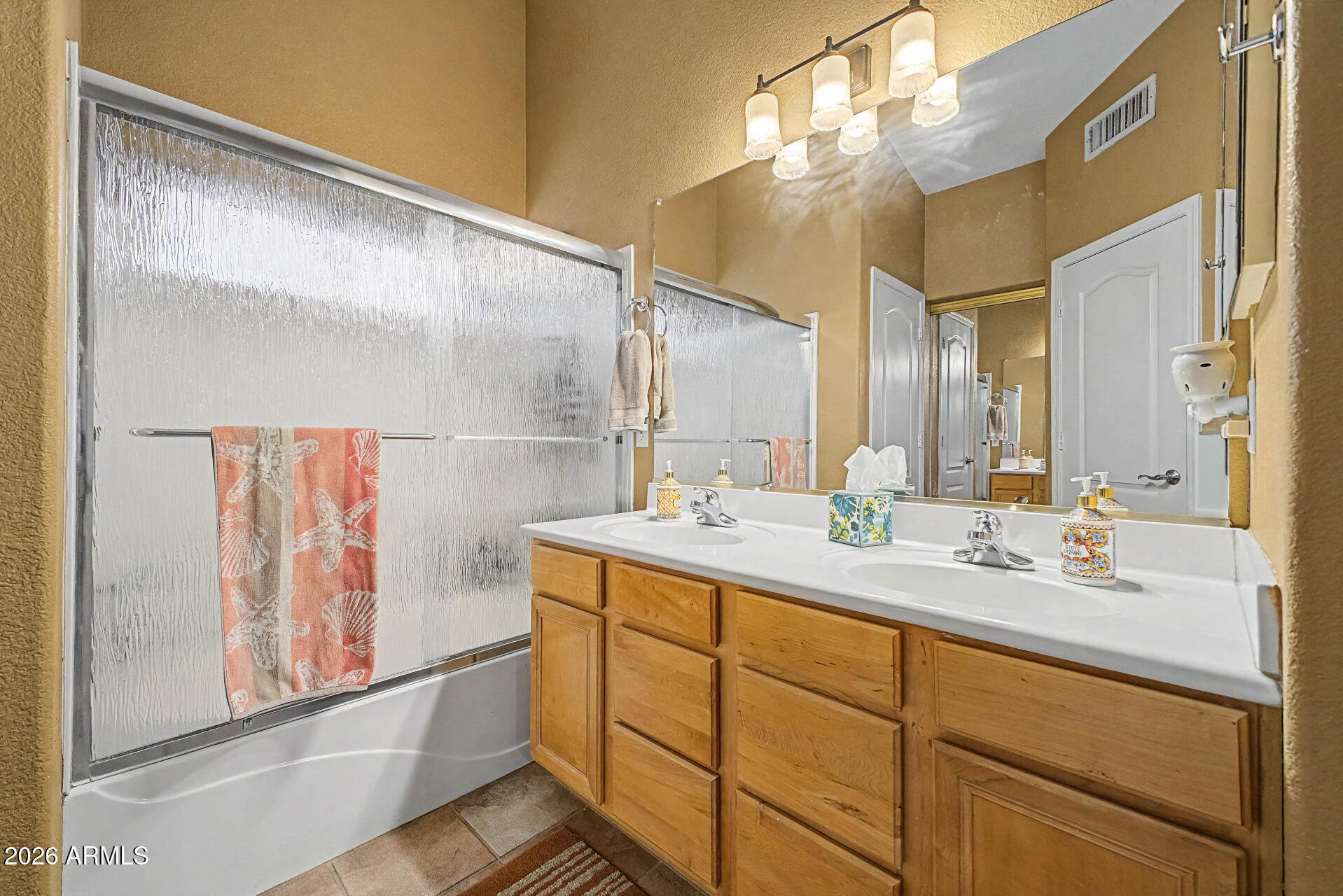 MESQUITE CANYON - Residential