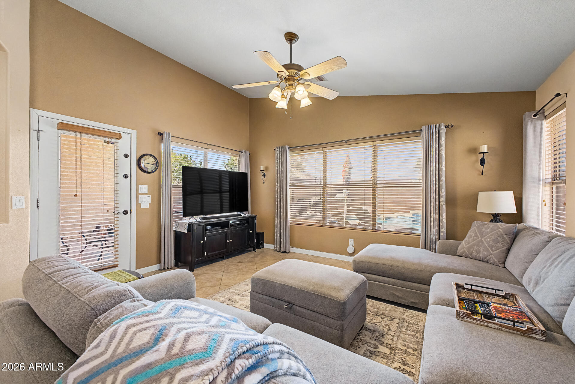 MESQUITE CANYON - Residential