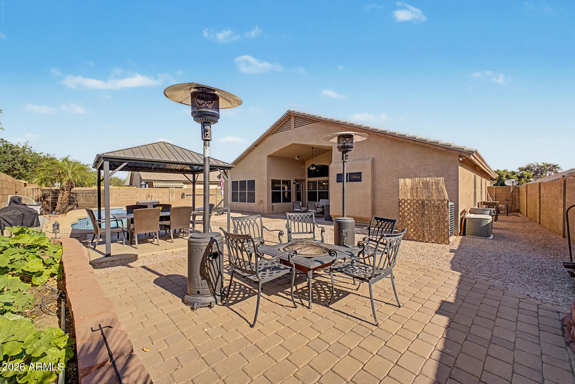 MESQUITE CANYON - Residential