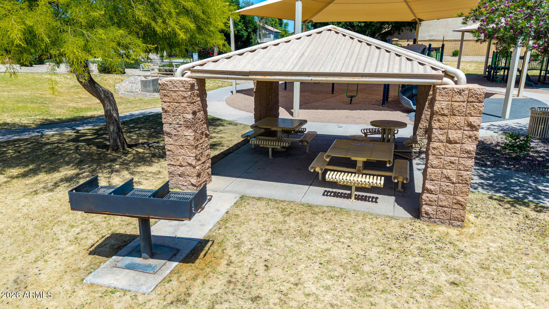 MESQUITE CANYON - Residential