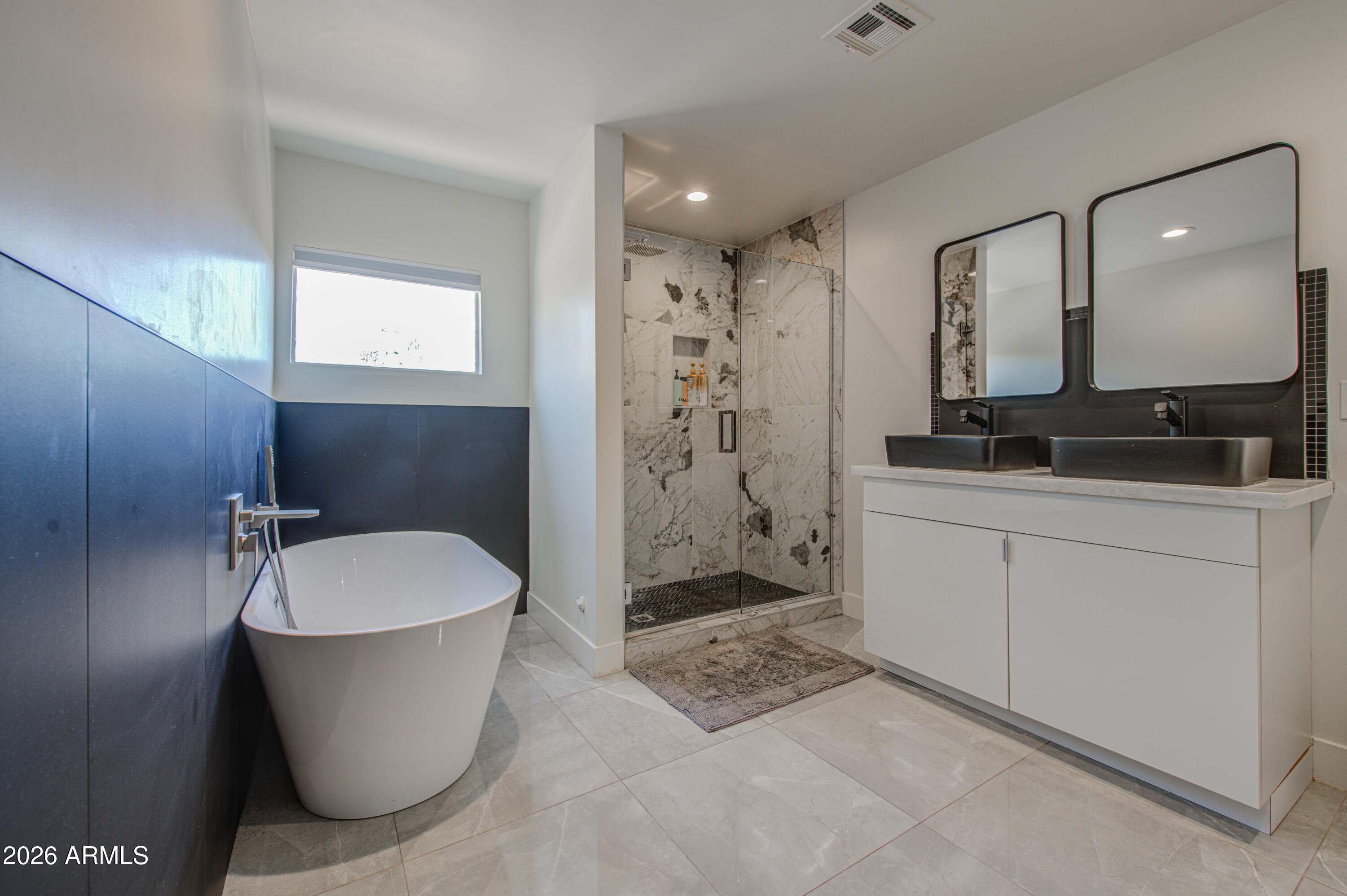 SOUTH COUNTRY CLUB MANOR - Residential