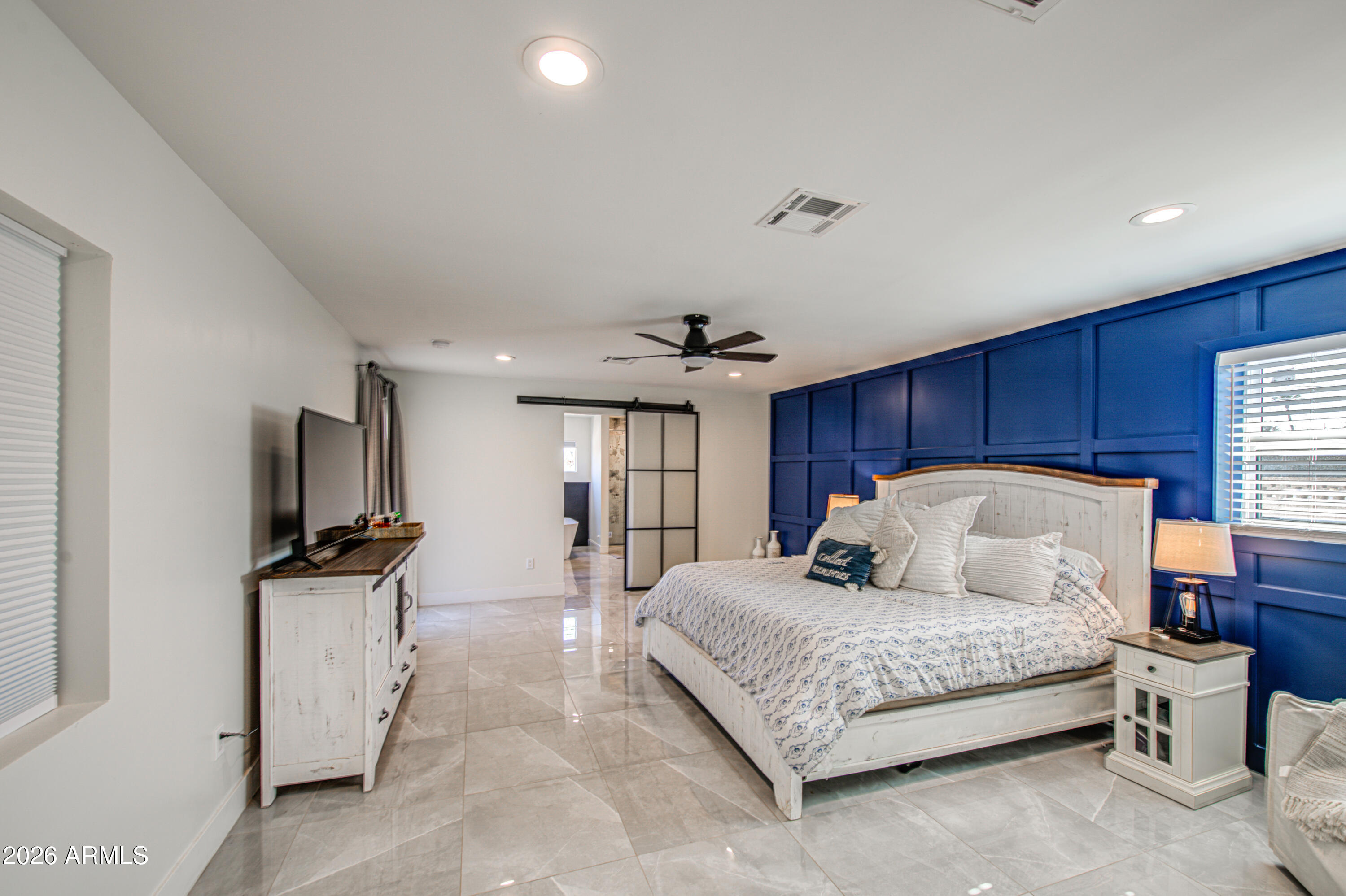 SOUTH COUNTRY CLUB MANOR - Residential