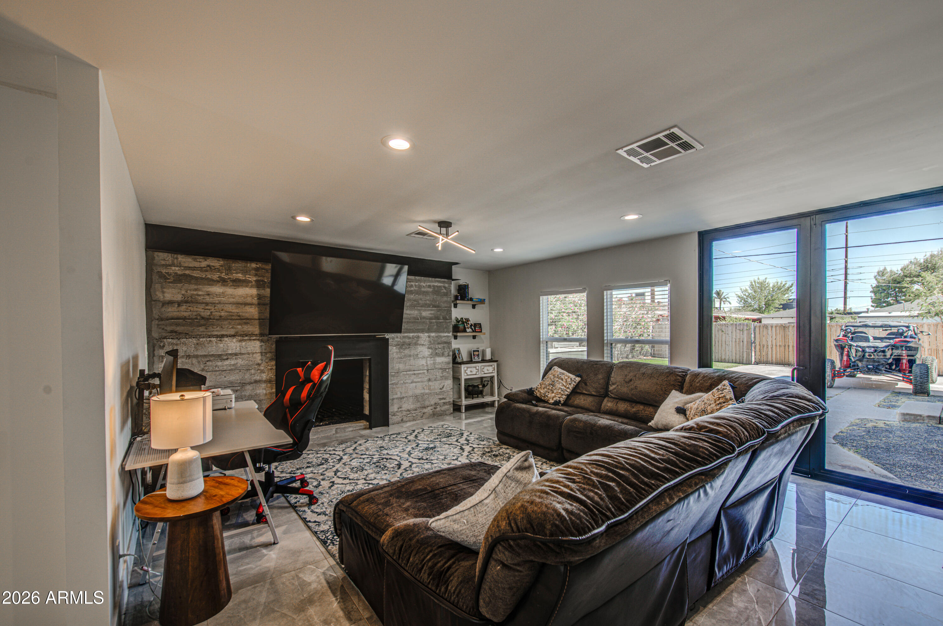 SOUTH COUNTRY CLUB MANOR - Residential