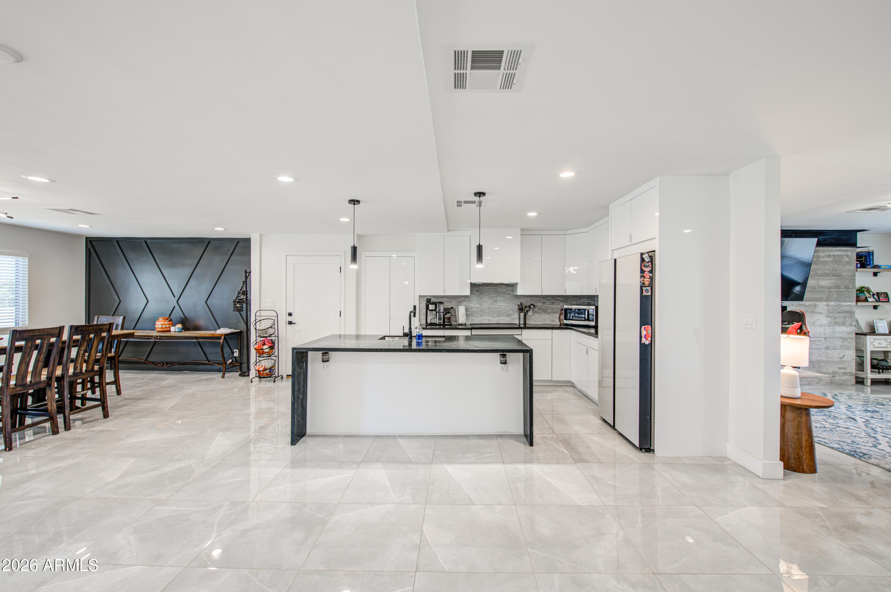 SOUTH COUNTRY CLUB MANOR - Residential